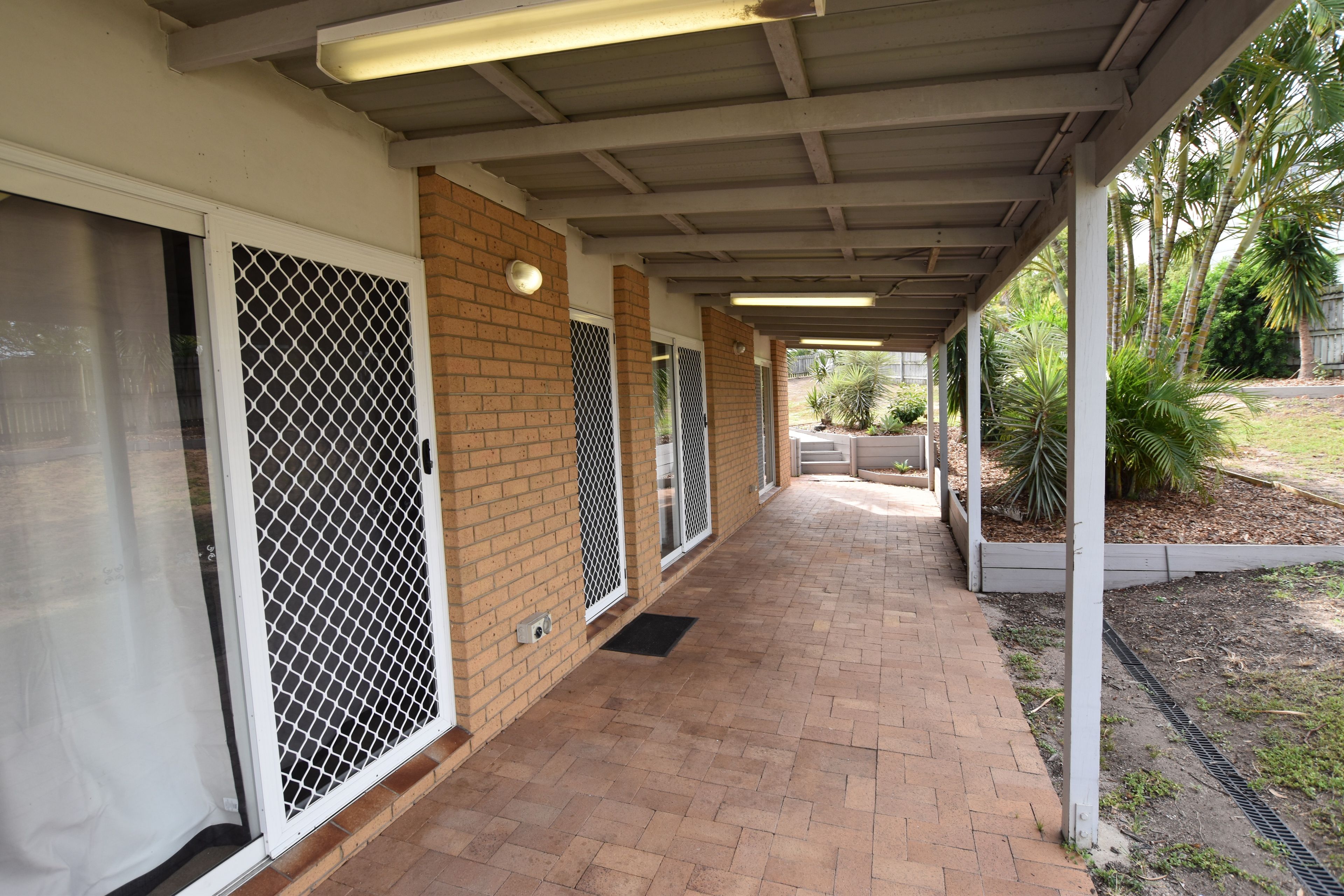 6 Erin Close, New Auckland, QLD 4680