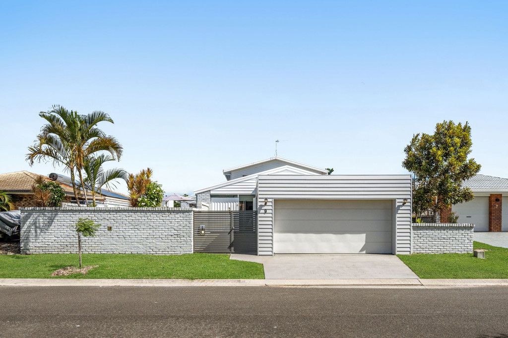 9 Pilot Court, Mermaid Waters, QLD 4218