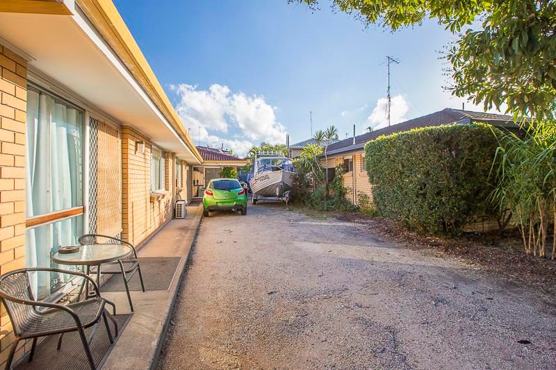 2/10 Parneno Street, Chevron Island, QLD 4217