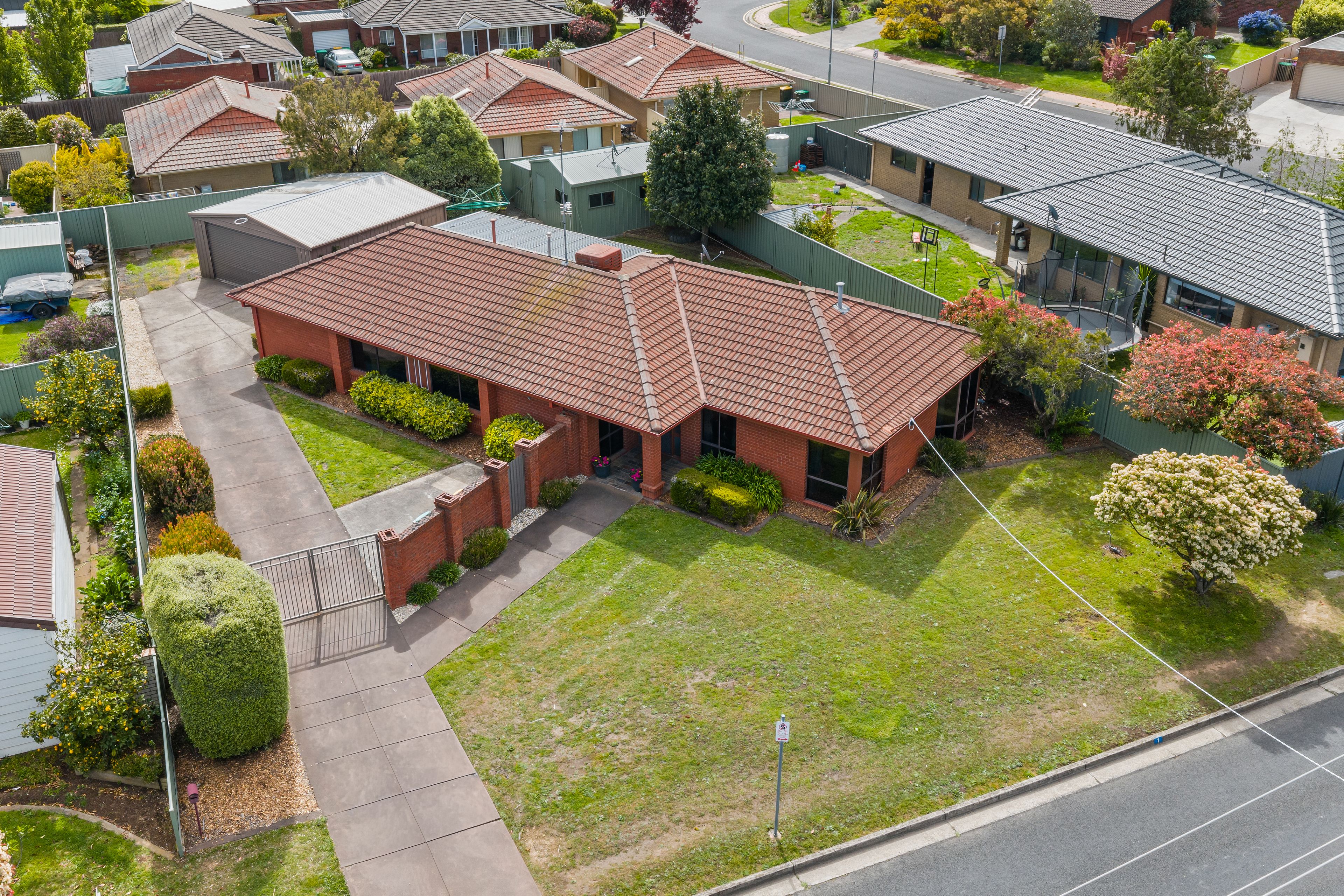 1 Elaine Avenue , Alfredton VIC 3350