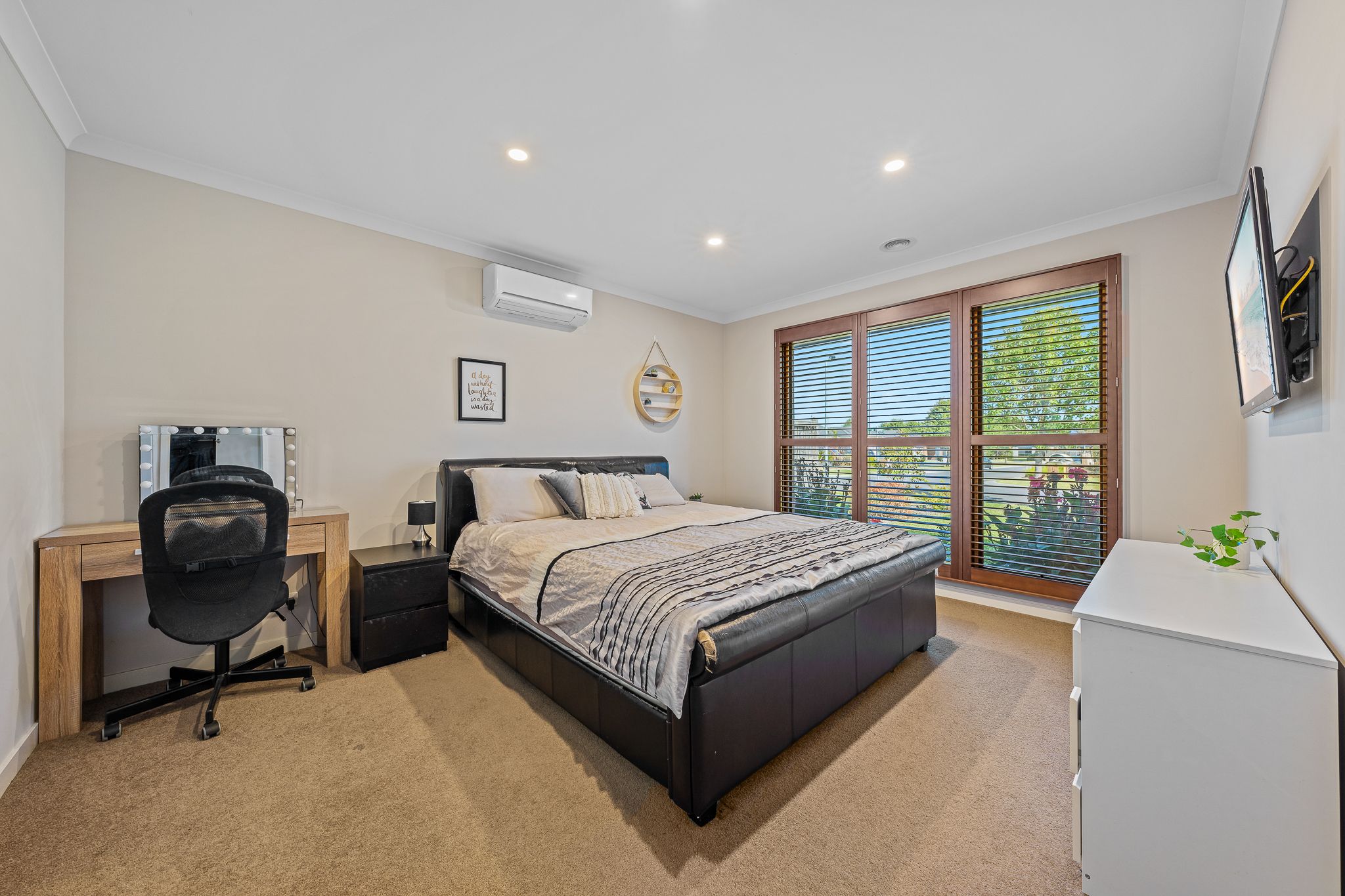13 Elmsford Crescent — photo 8 of 17