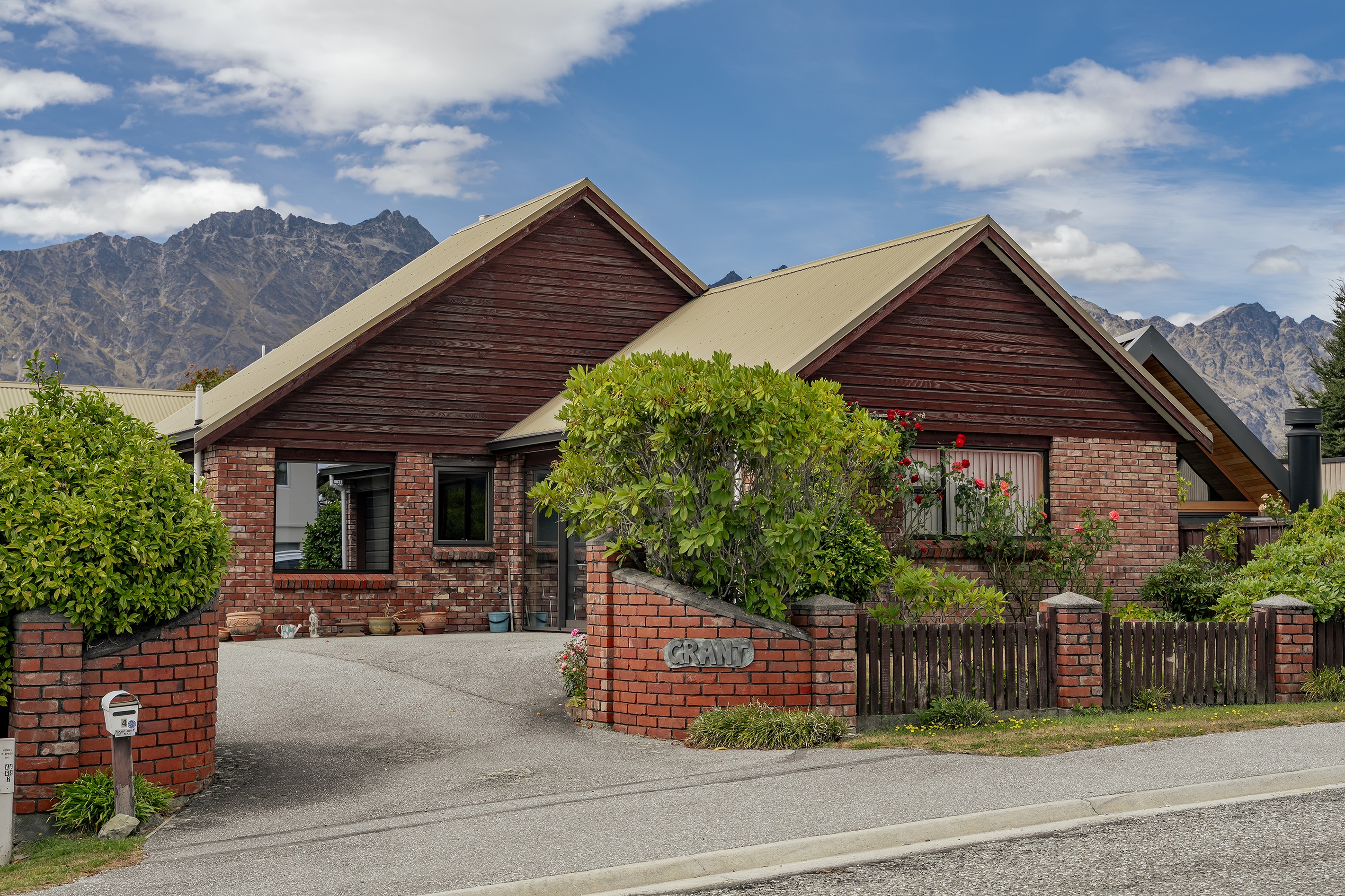 4 Four Views Avenue, Kelvin Heights, Queenstown Lakes District
