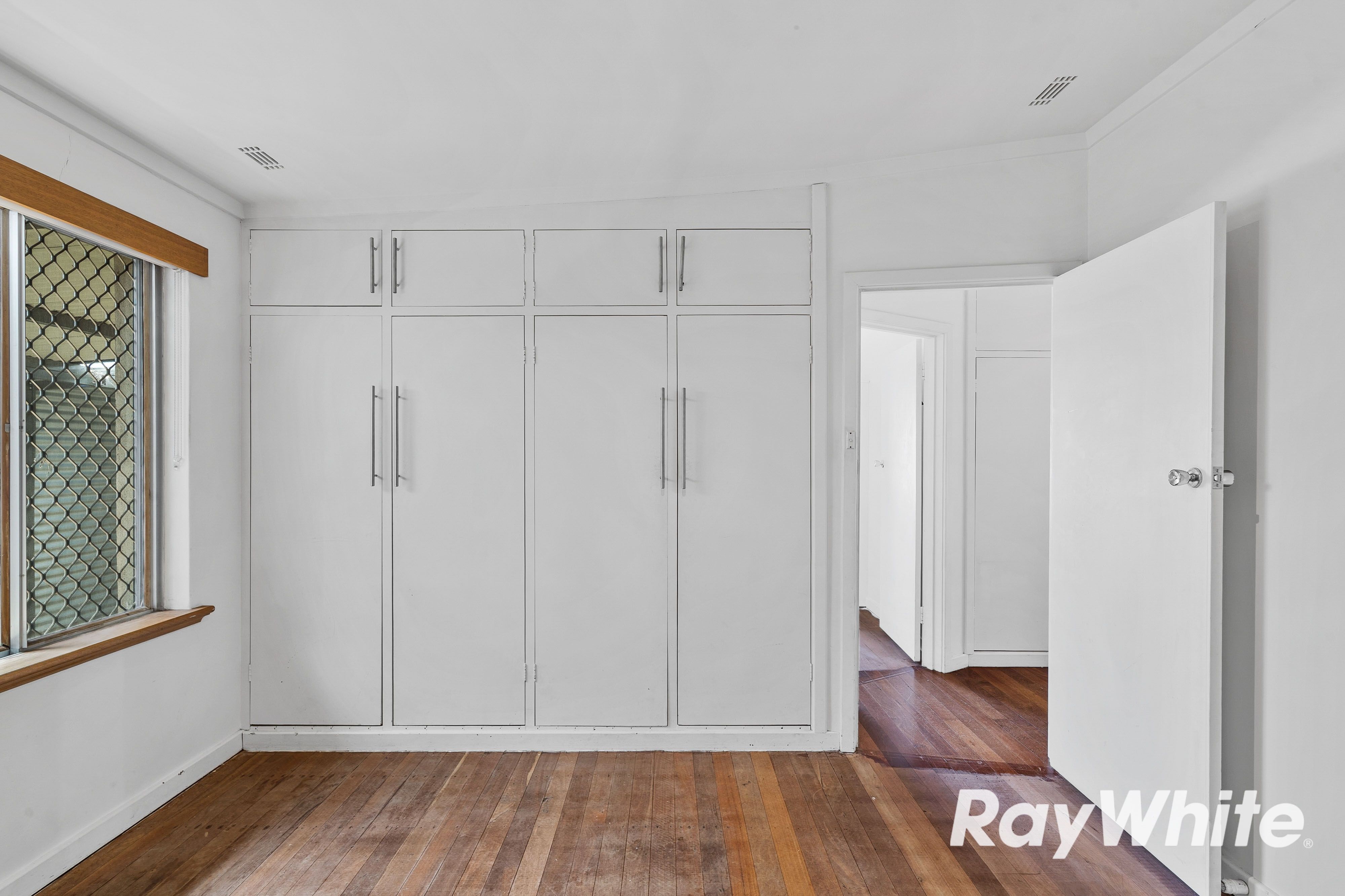31 Eden Street — photo 9 of 18