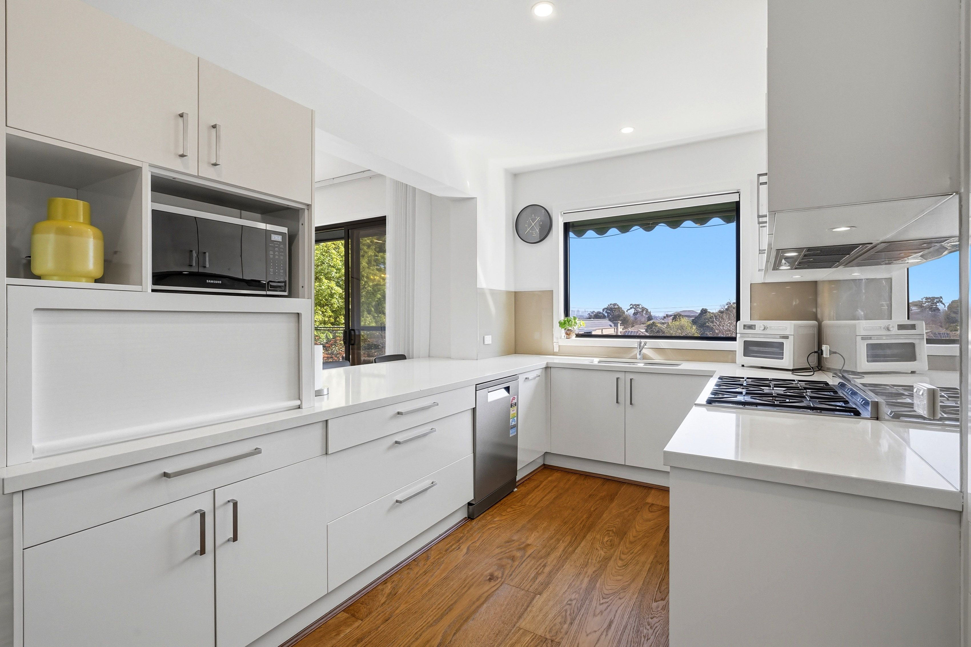 16 Stephens Street — photo 5 of 13