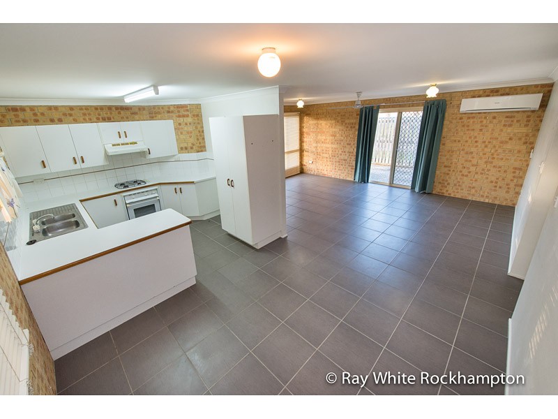1/17 Stenlake Avenue, Kawana, QLD 4701