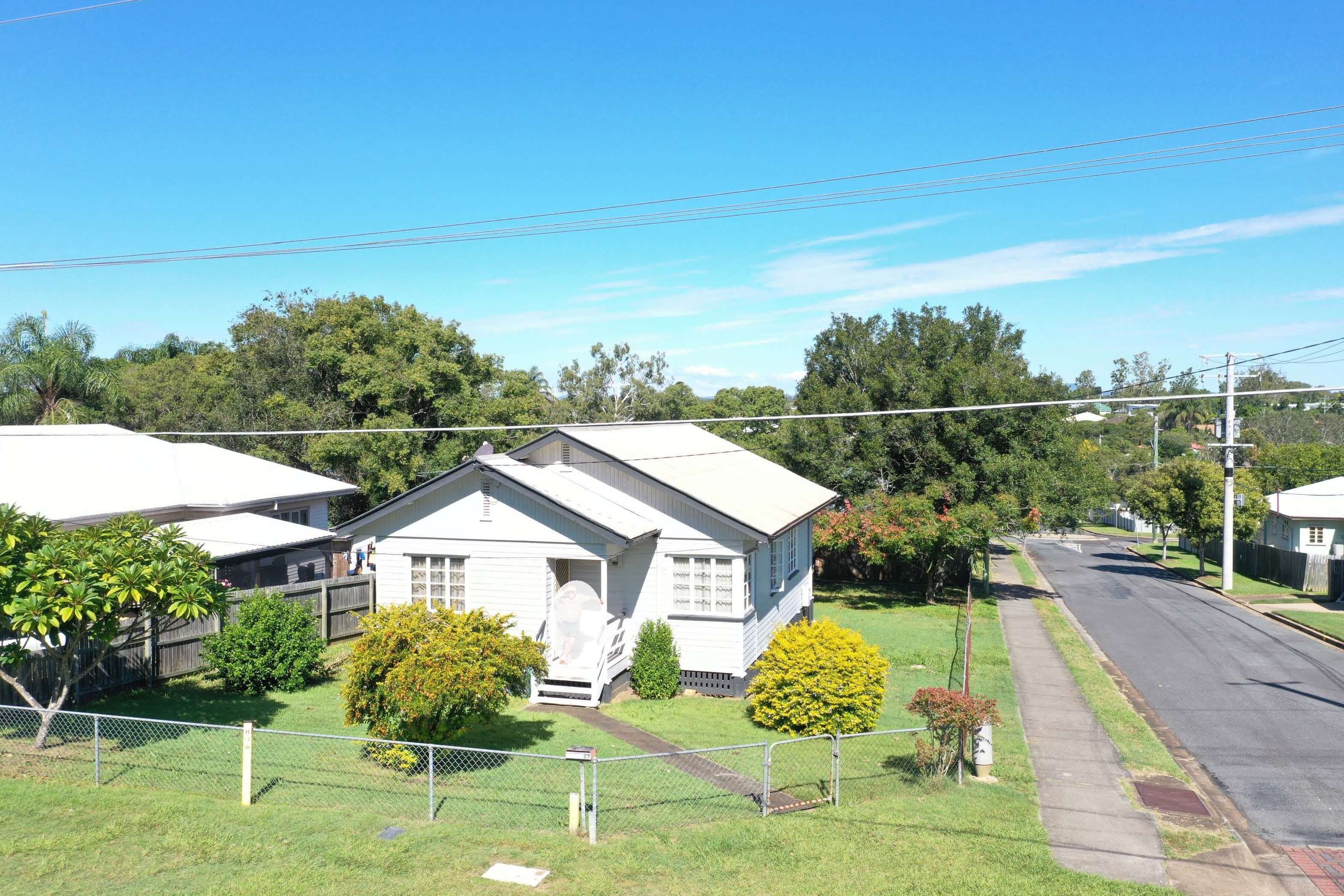 27 Samford Road, Leichhardt, QLD 4305