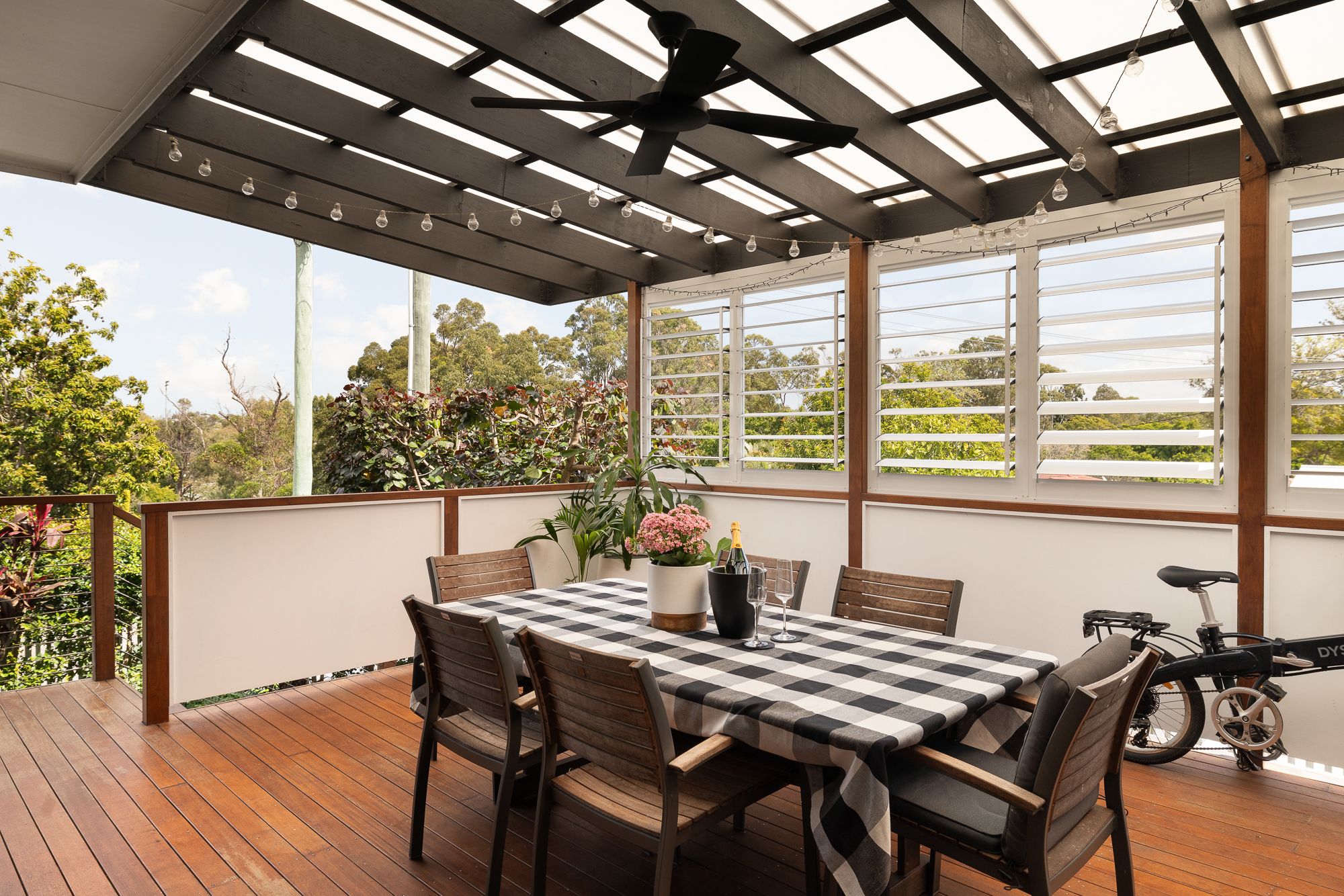 1/33 Burnaby Terrace — photo 4 of 27