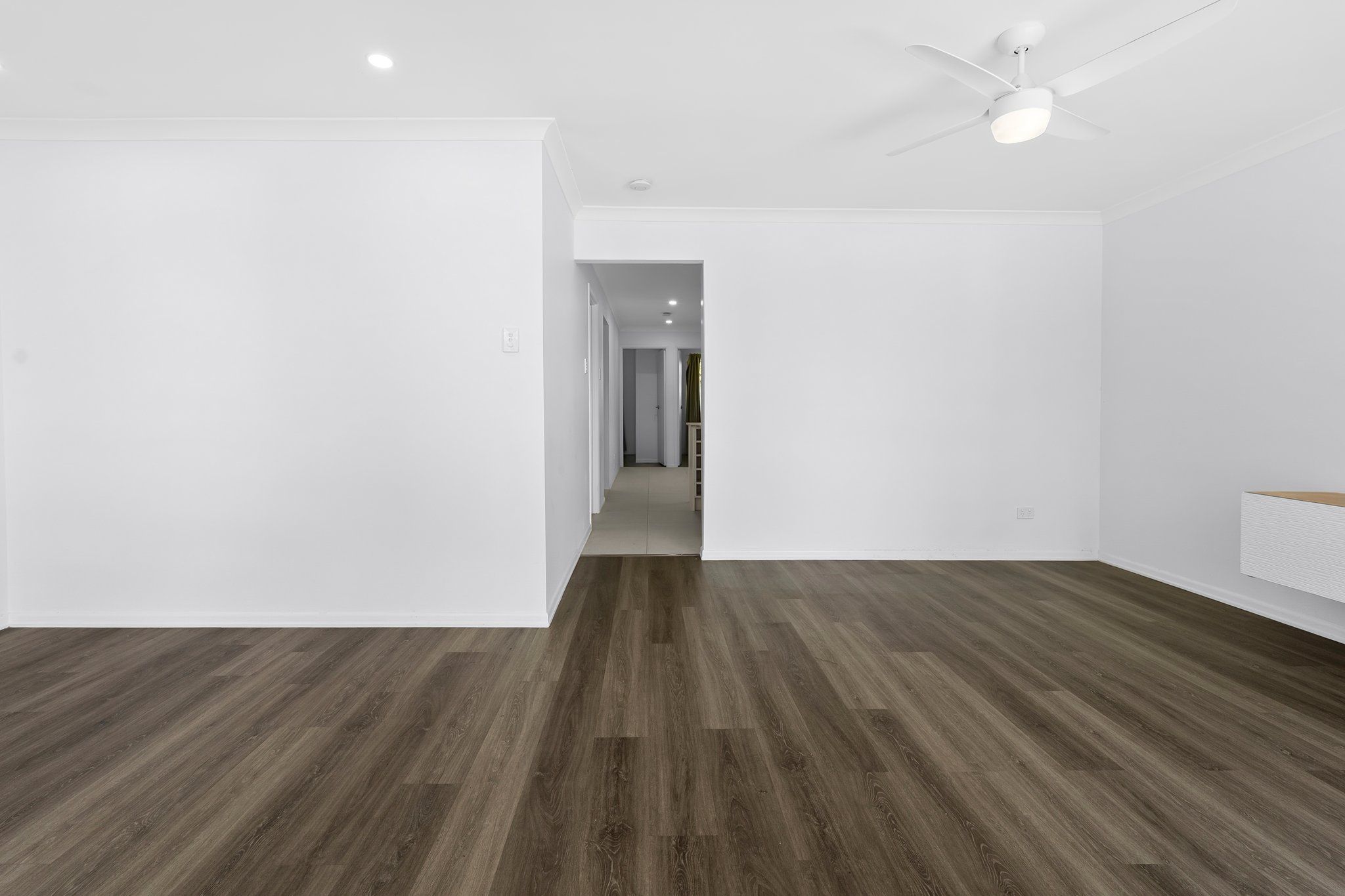 16 Deanbilla Street — photo 6 of 10