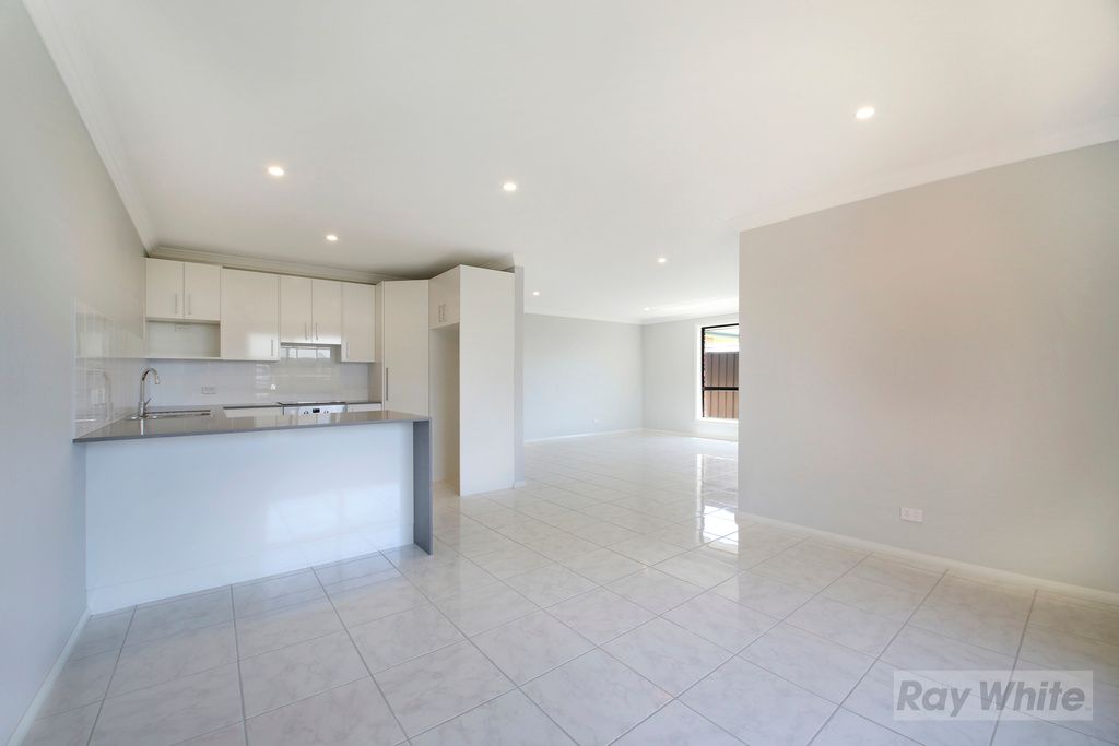 17B Mewburn Drive, Goulburn, NSW 2580