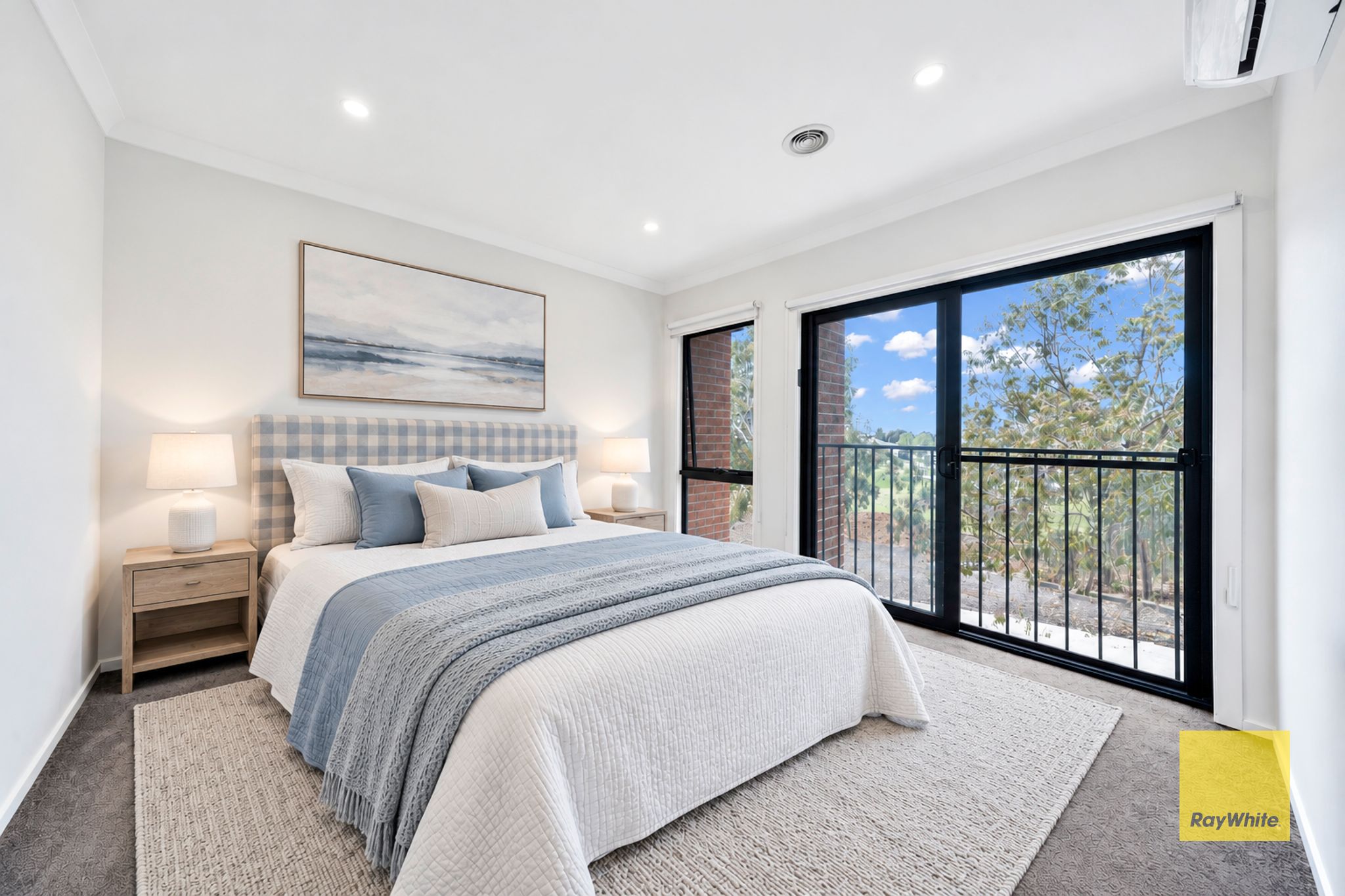 8/4 Westonbury Drive — photo 16 of 30
