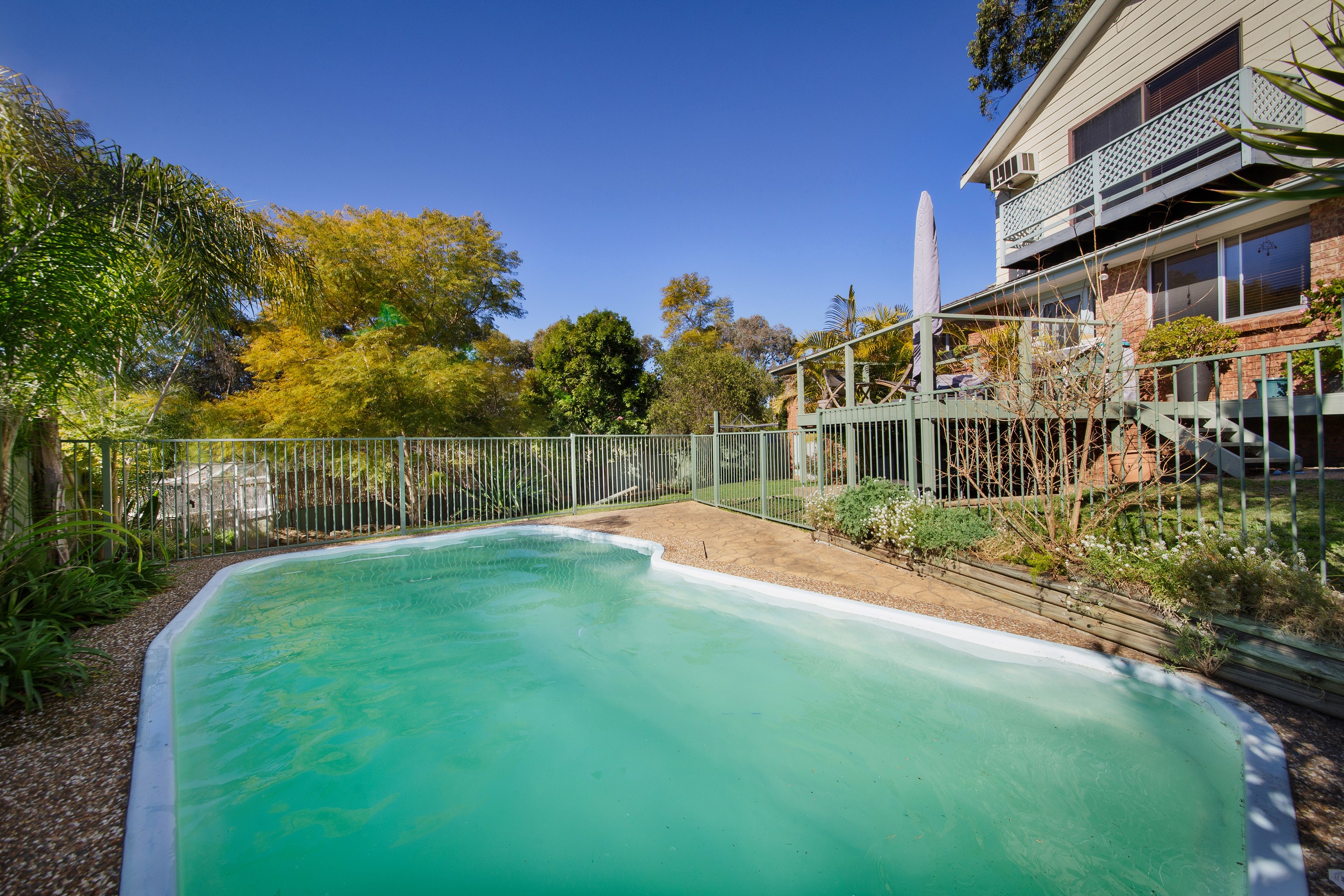 113 Blaxland Drive, Illawong, NSW 2234