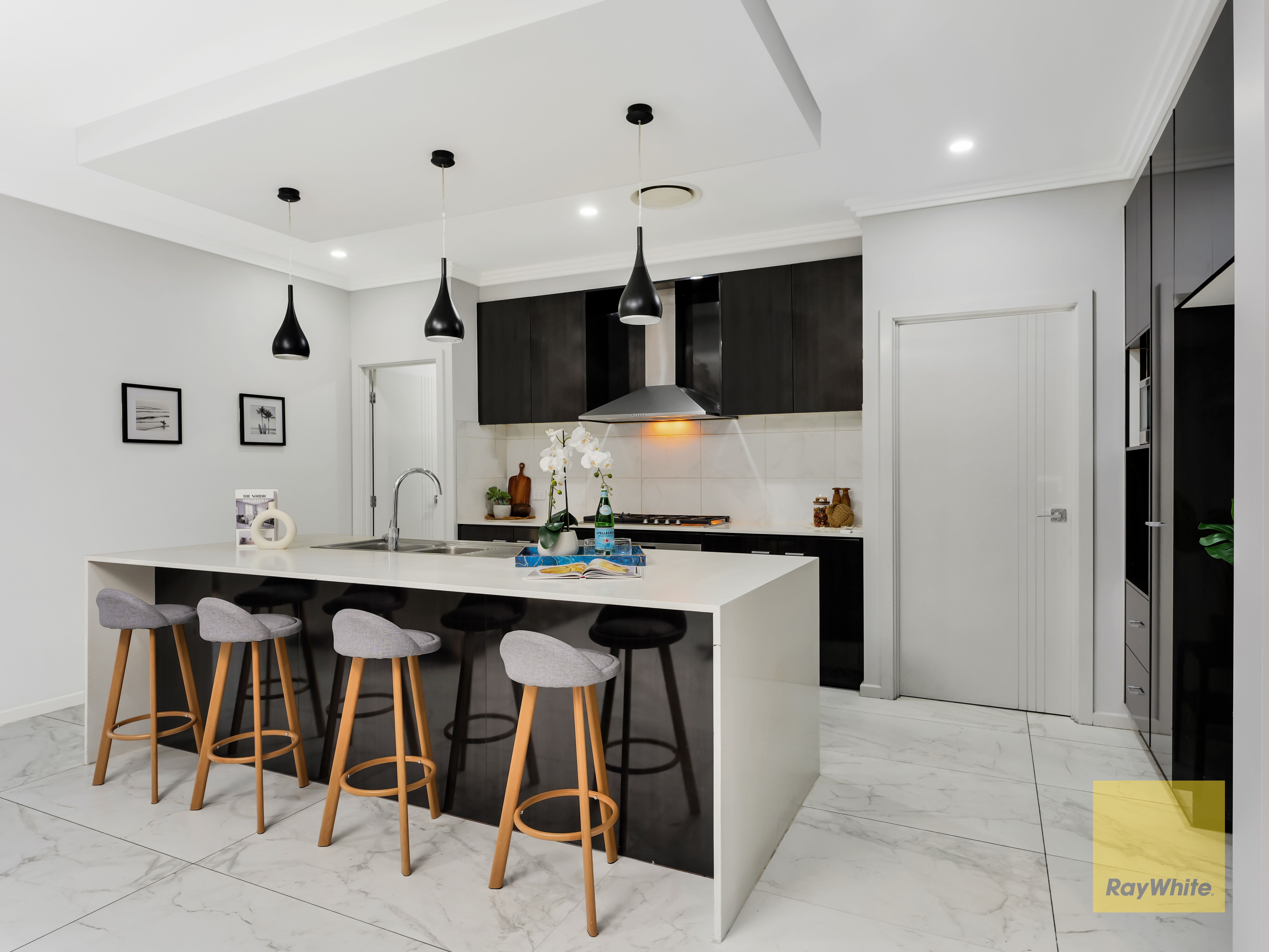 132 Willowdale Drive — photo 3 of 15