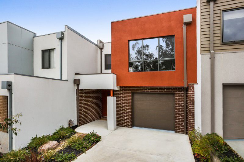 69 Spriggs Drive, Croydon VIC 3136