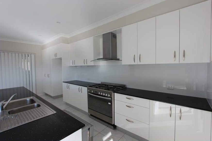 4 Dormie Place, Moss Vale, NSW 2577