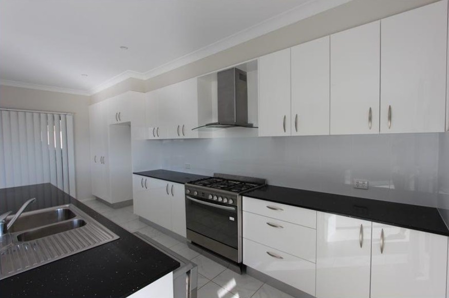 4 Dormie Place, Moss Vale, NSW 2577