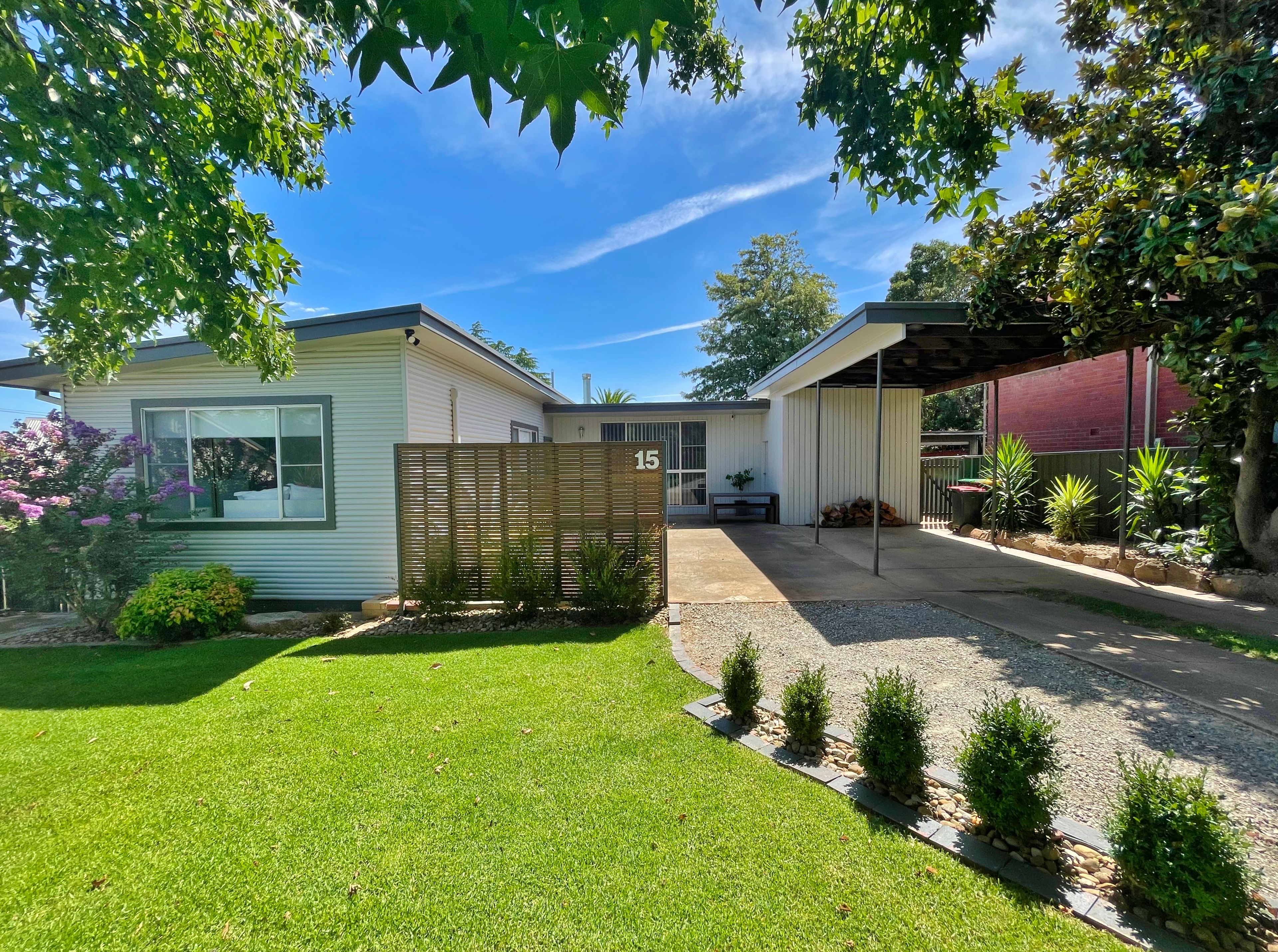 15 Russell Street, Young NSW 2594