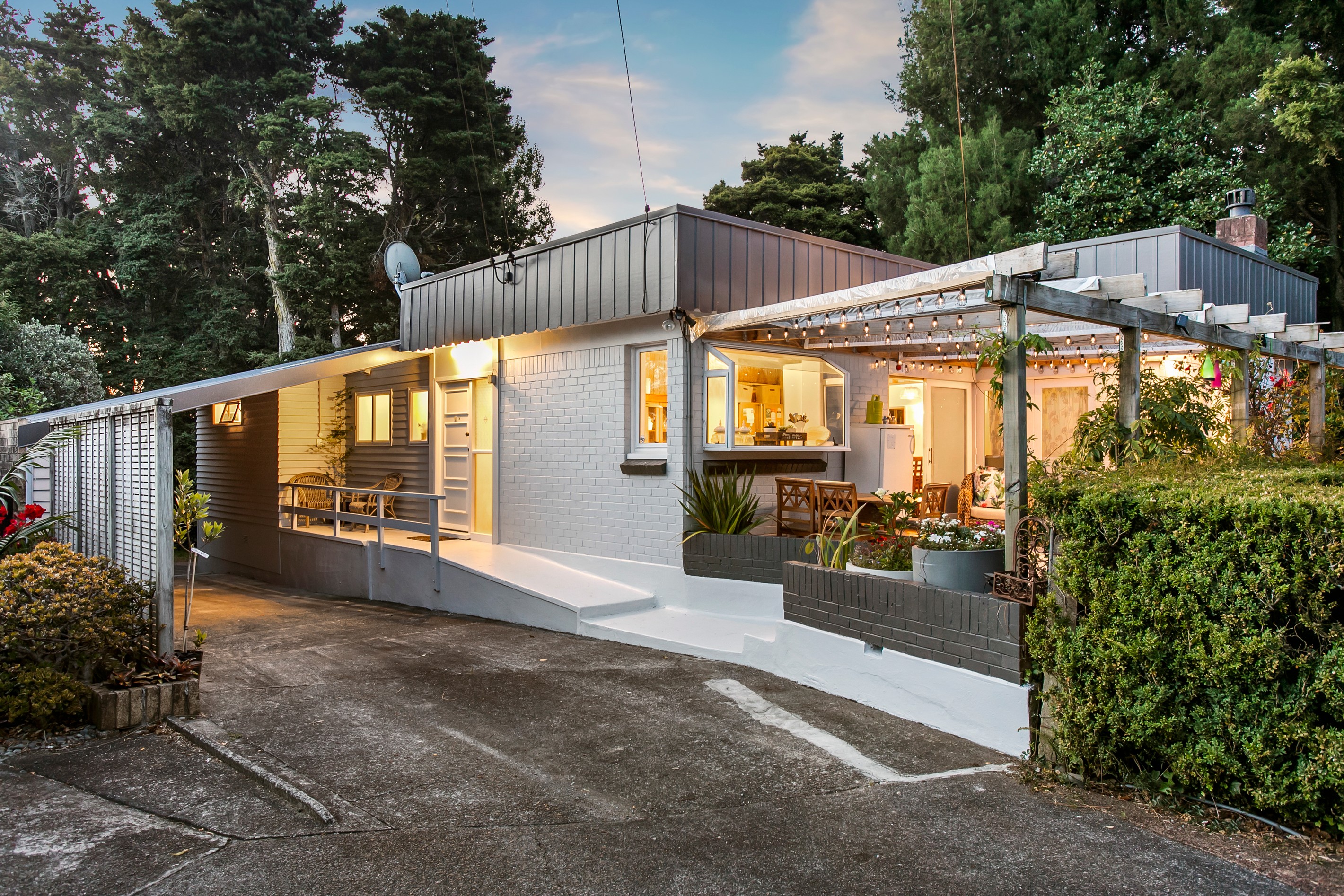 20 Scenic Drive, Hill Park, Manukau City