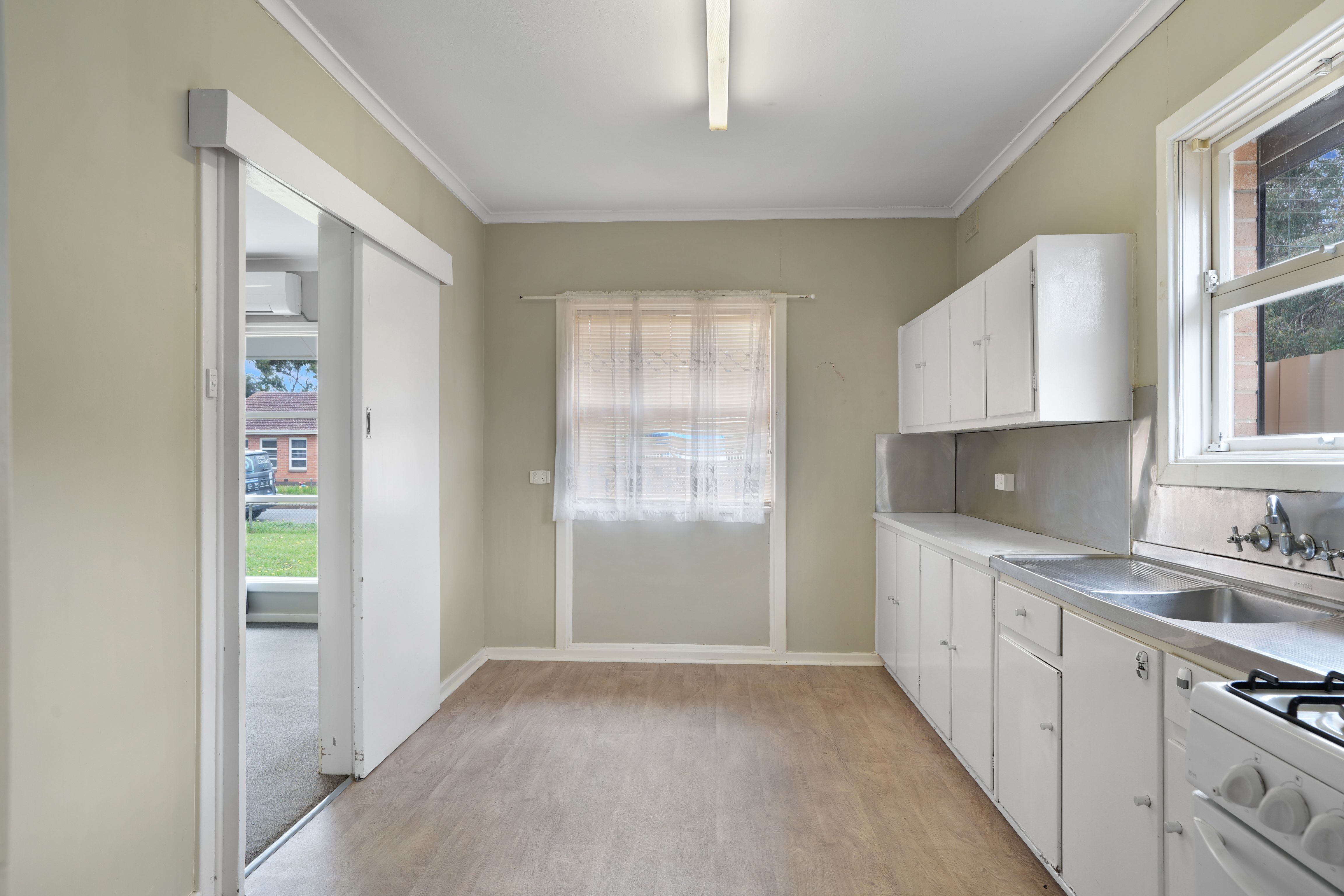 18 Gores Road — photo 4 of 16