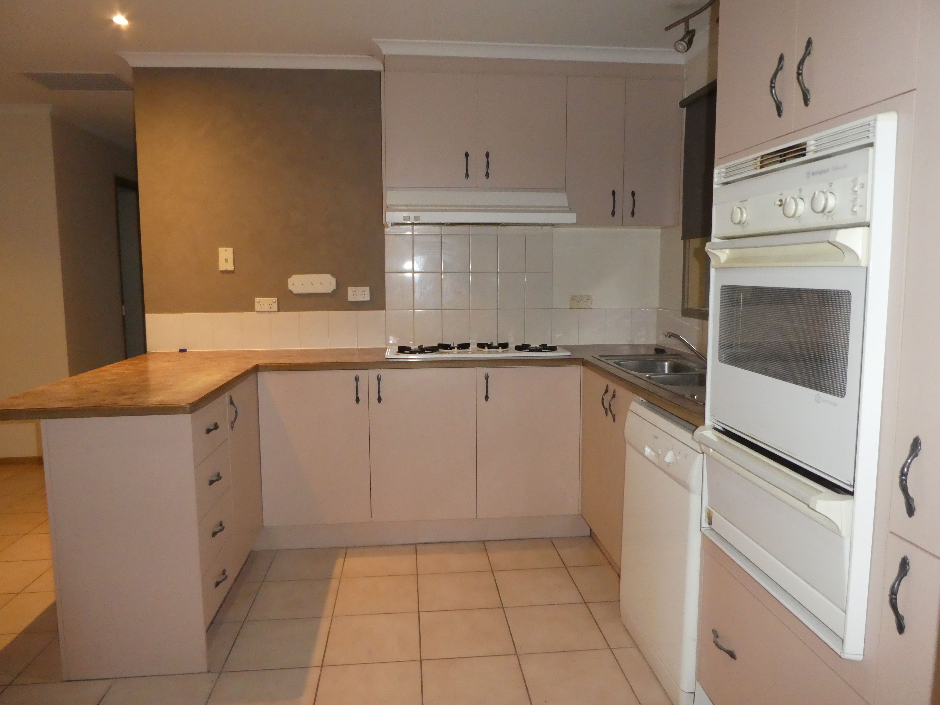 14 Tamworth Court, Cranbourne, VIC 3977