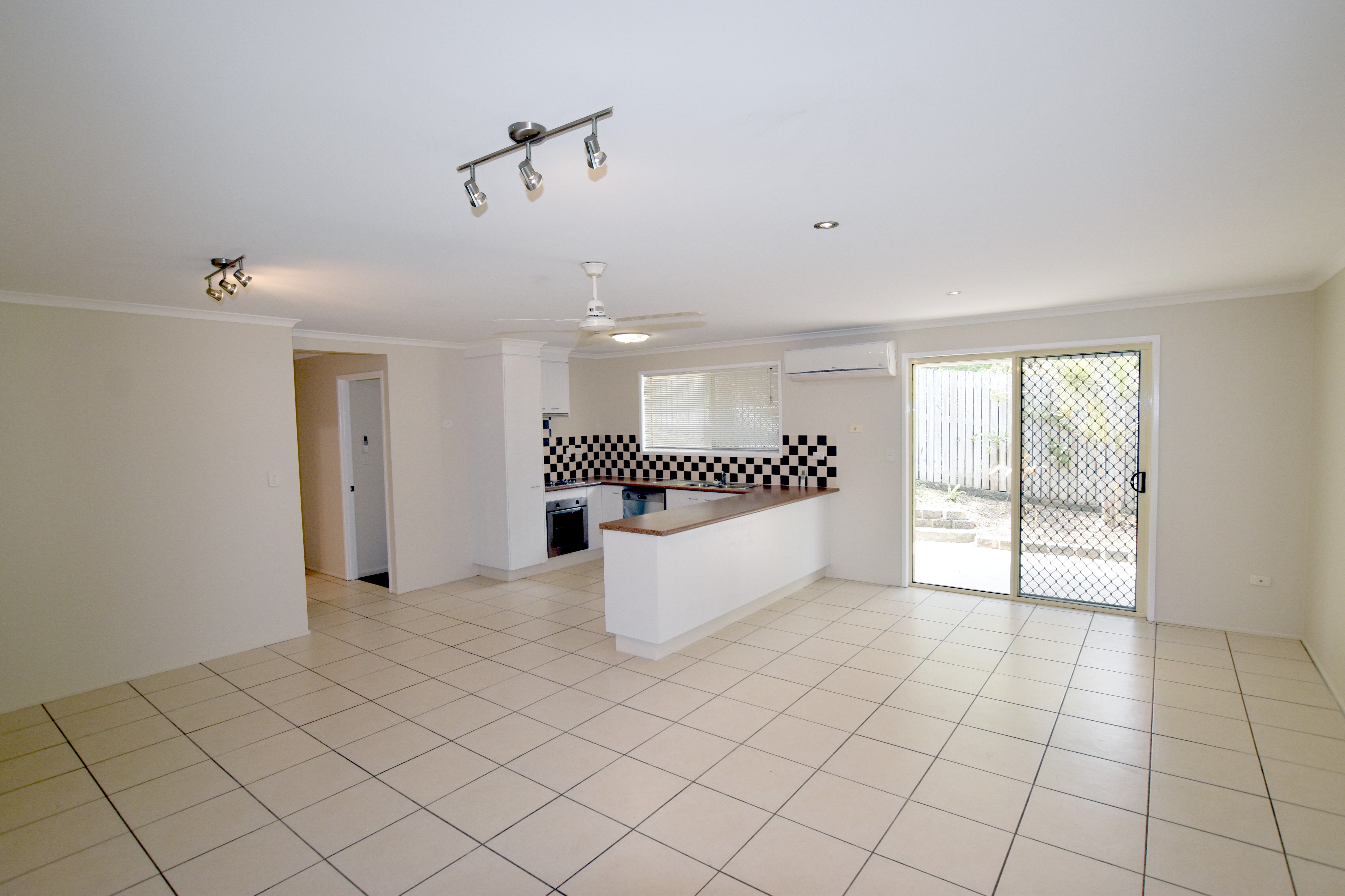 9A Windward Passage, South Gladstone, QLD 4680