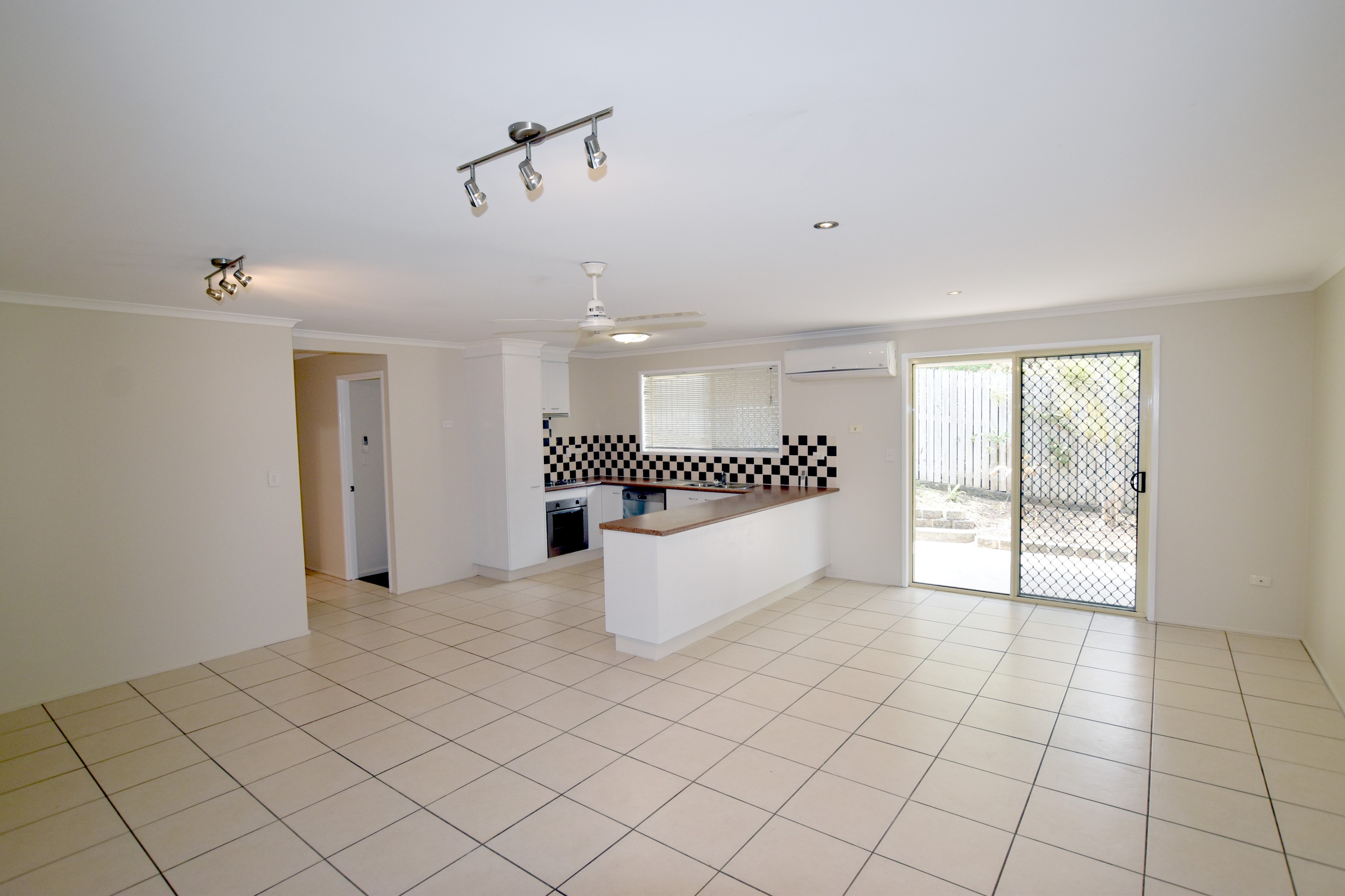 9A Windward Passage, South Gladstone, QLD 4680
