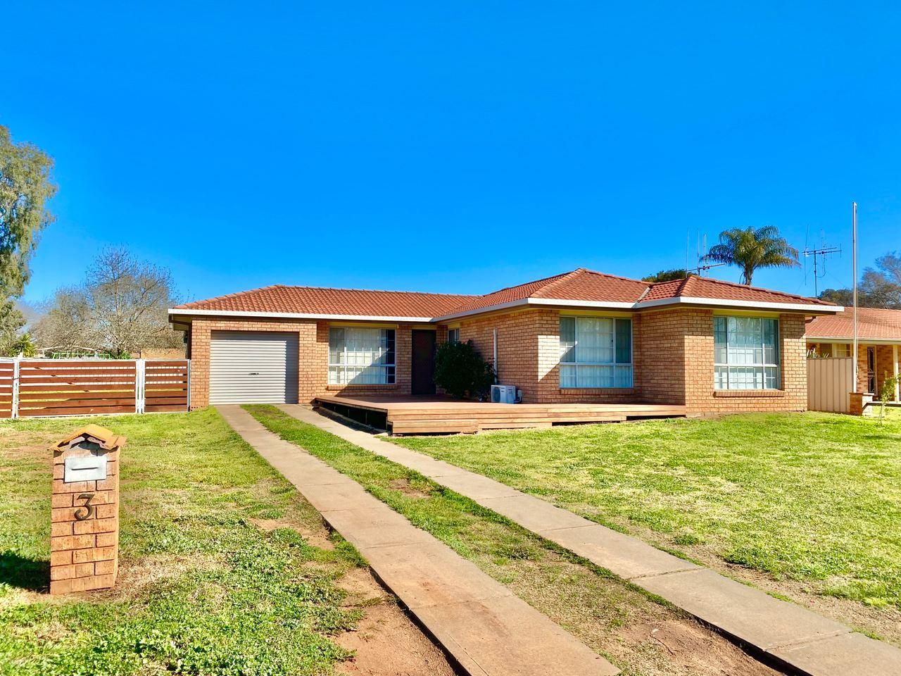 3 Dover Street, Forbes NSW 2871