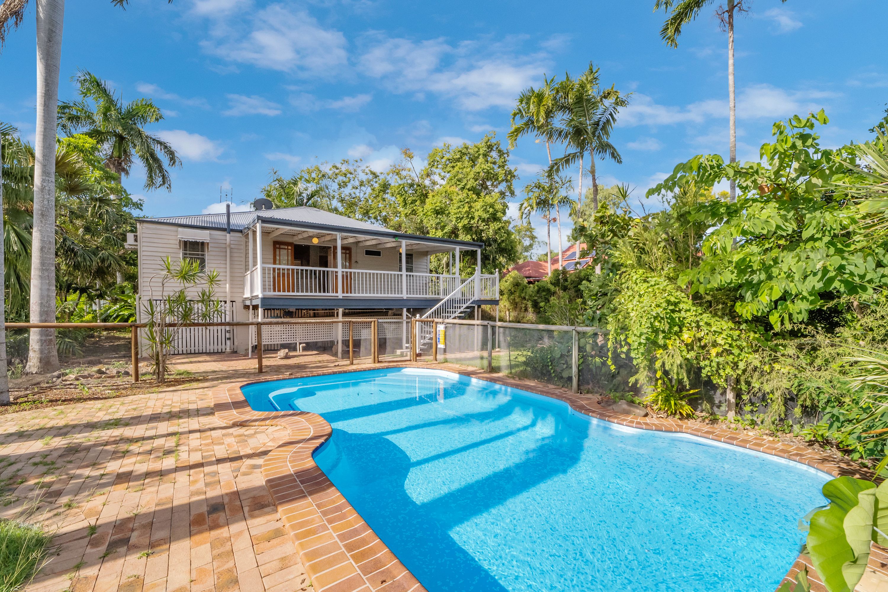 15 Clayton Street, Hermit Park, QLD 4812