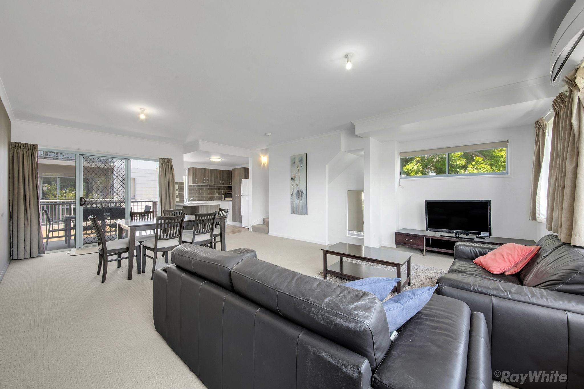 4/4 Rossella Street — photo 3 of 8