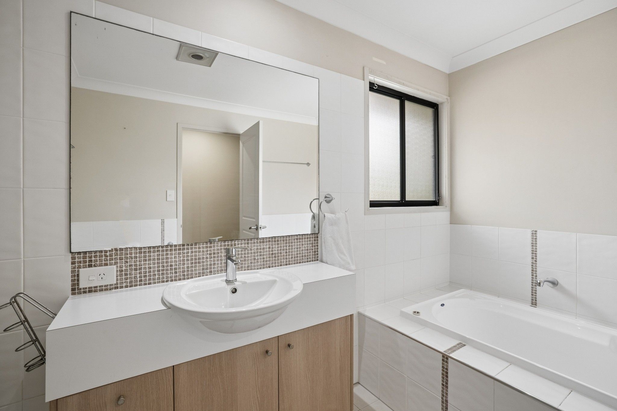 1 Royal Woods Drive — photo 15 of 24