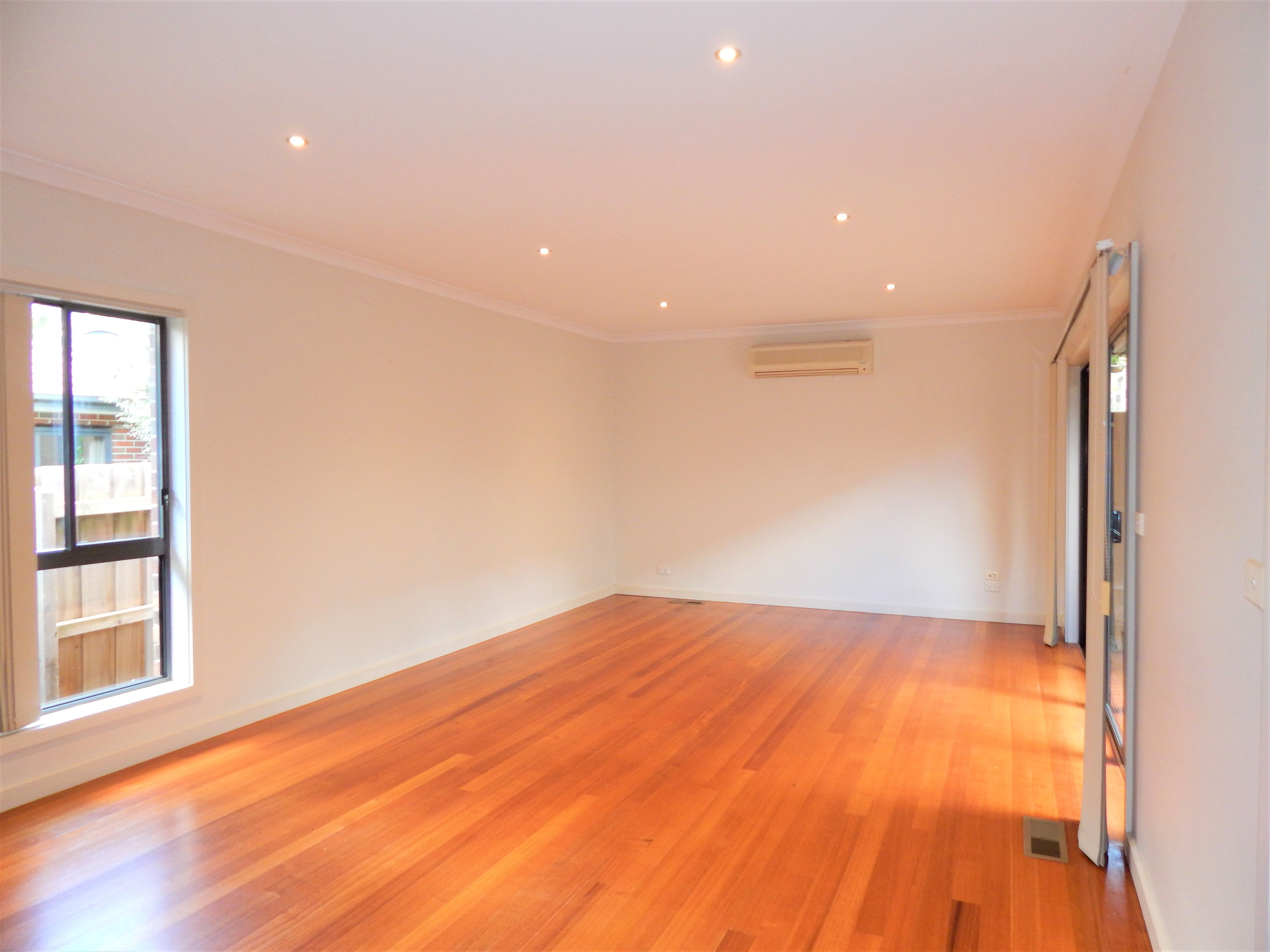 2/19 Hosken Street, Reservoir, VIC 3073