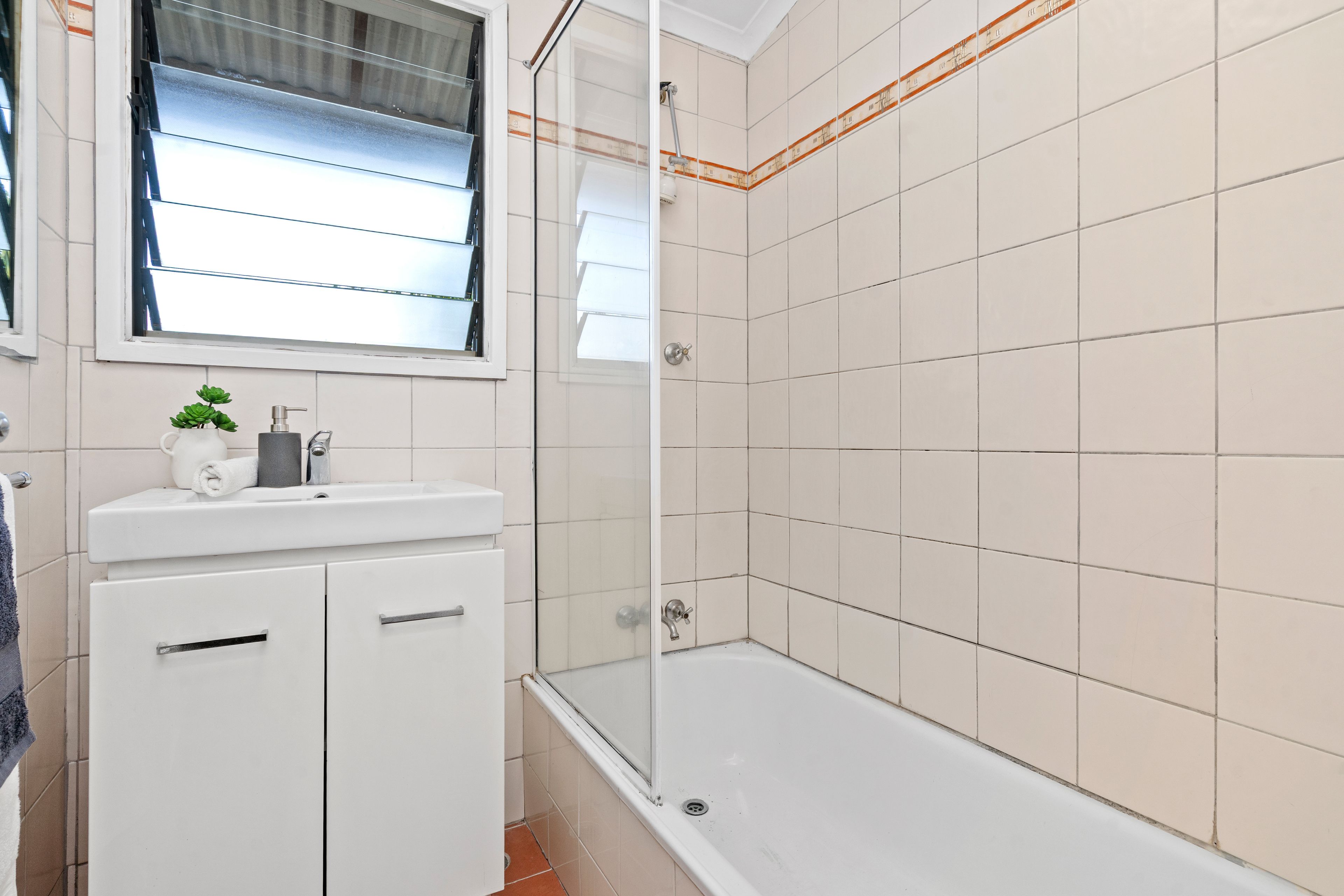2 Knowles Street — photo 13 of 18