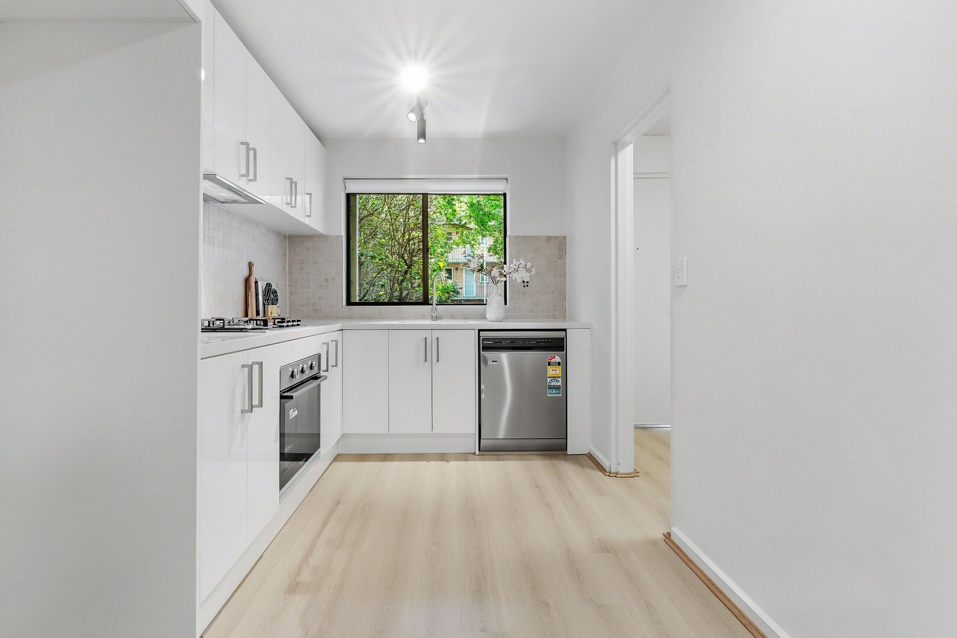 2/147 Curzon Street — photo 4 of 15