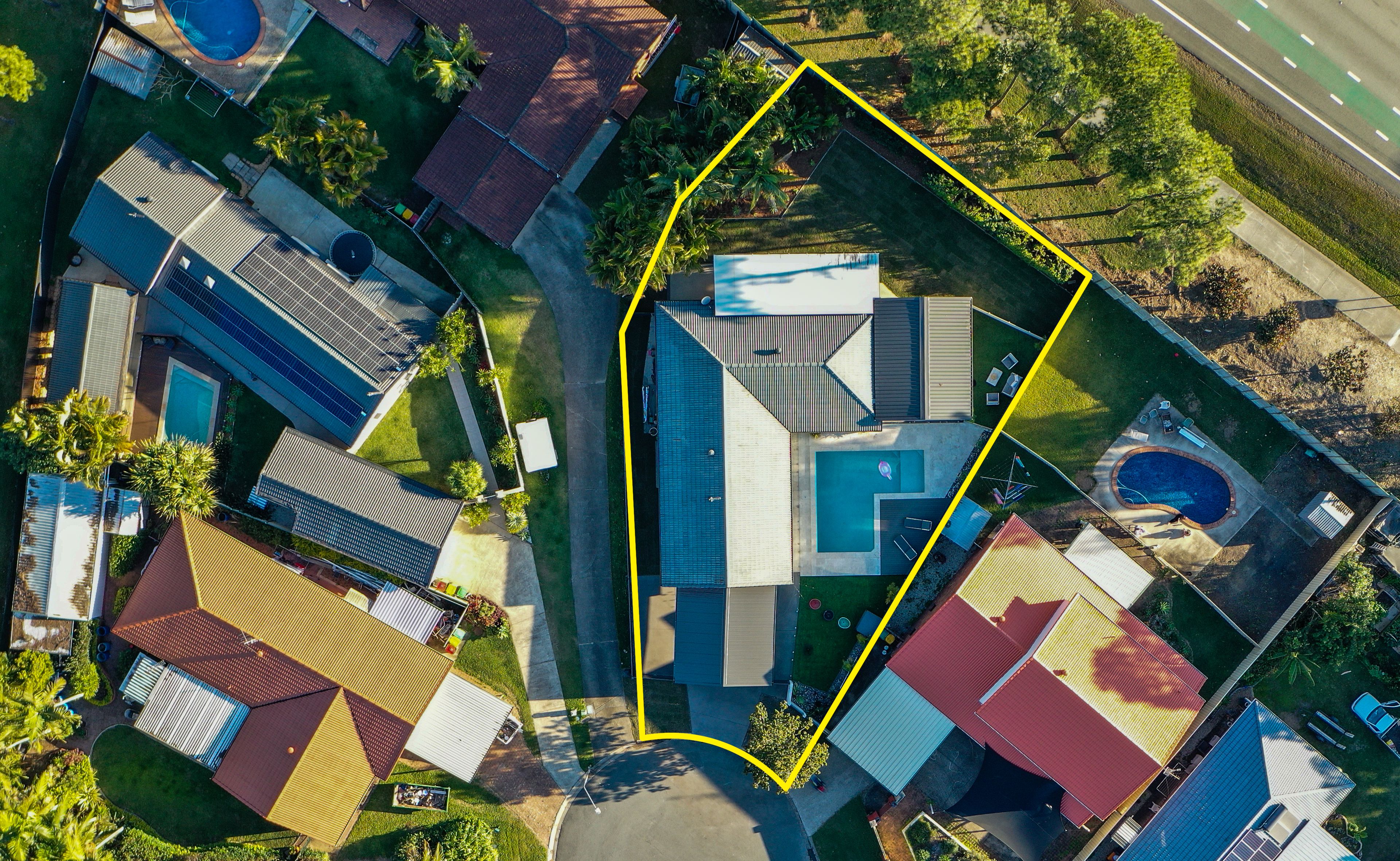 53 Rawlinna Drive, Mermaid Waters, QLD 4218