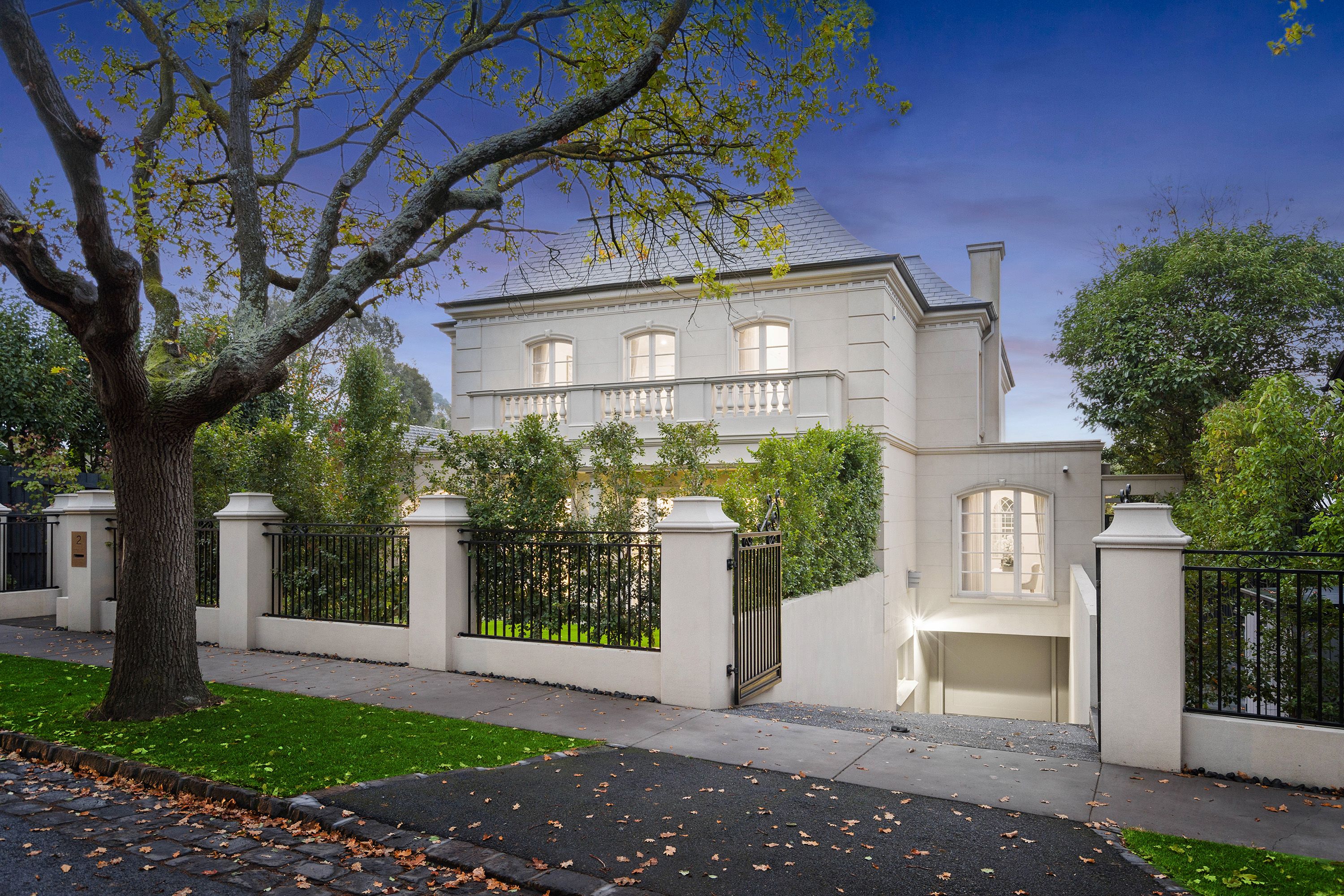 2 Lightfoot Street, Mont Albert VIC 3127