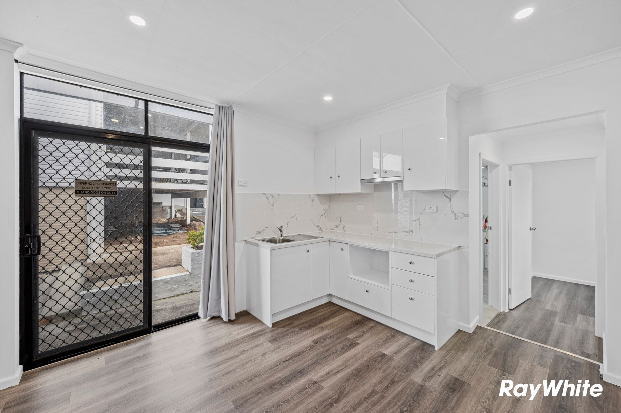 46-48 Orient Street — photo 22 of 30