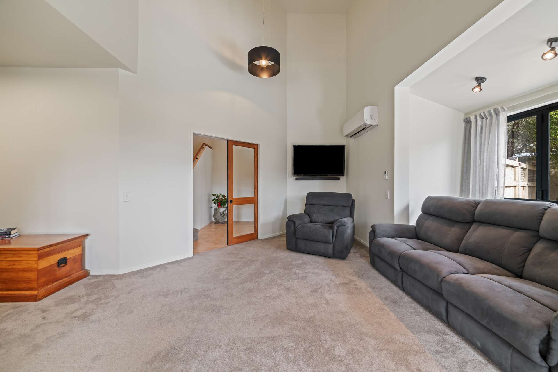 109 Pacific Drive photo 2