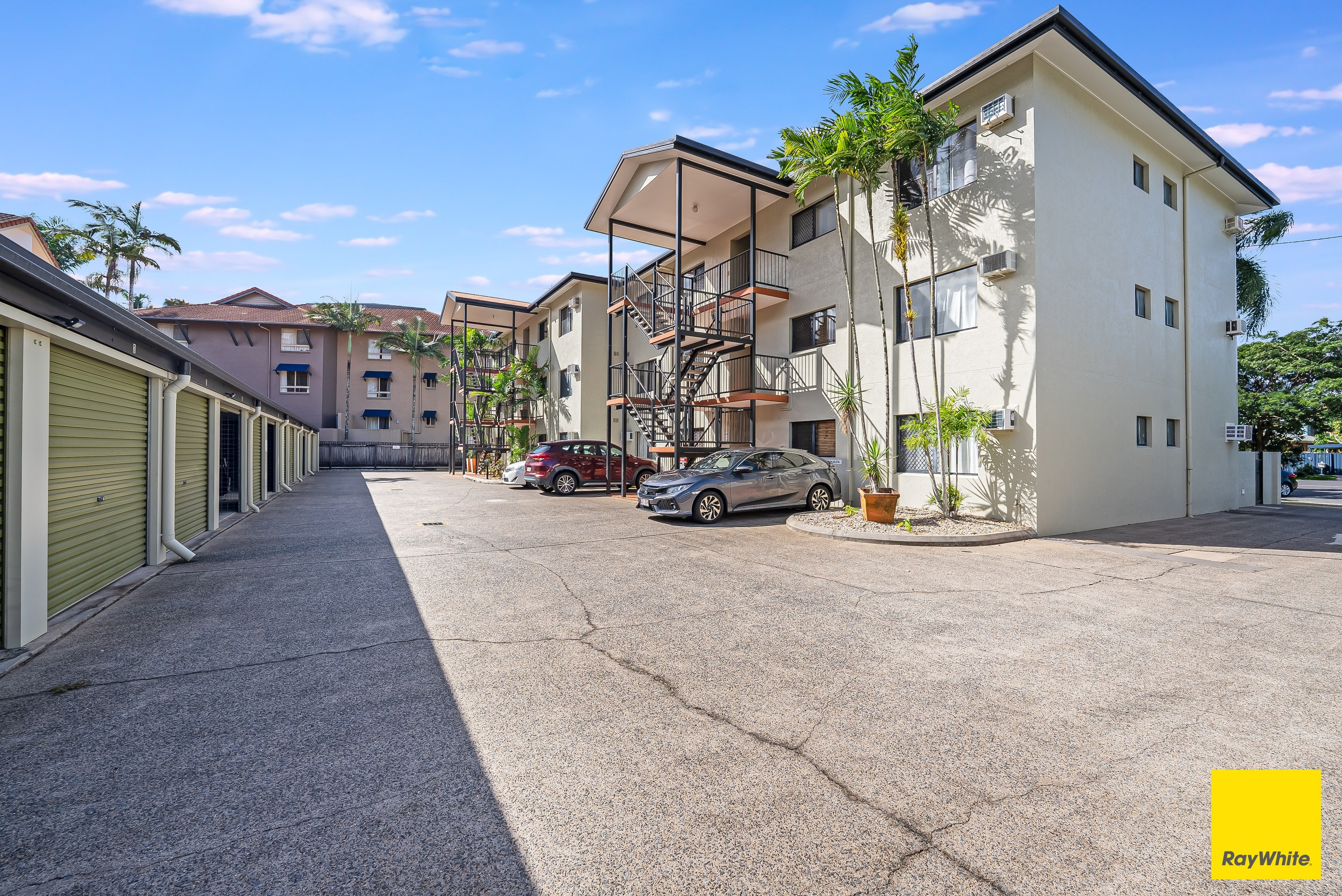 4/367-371 Mcleod Street, Cairns North, QLD 4870