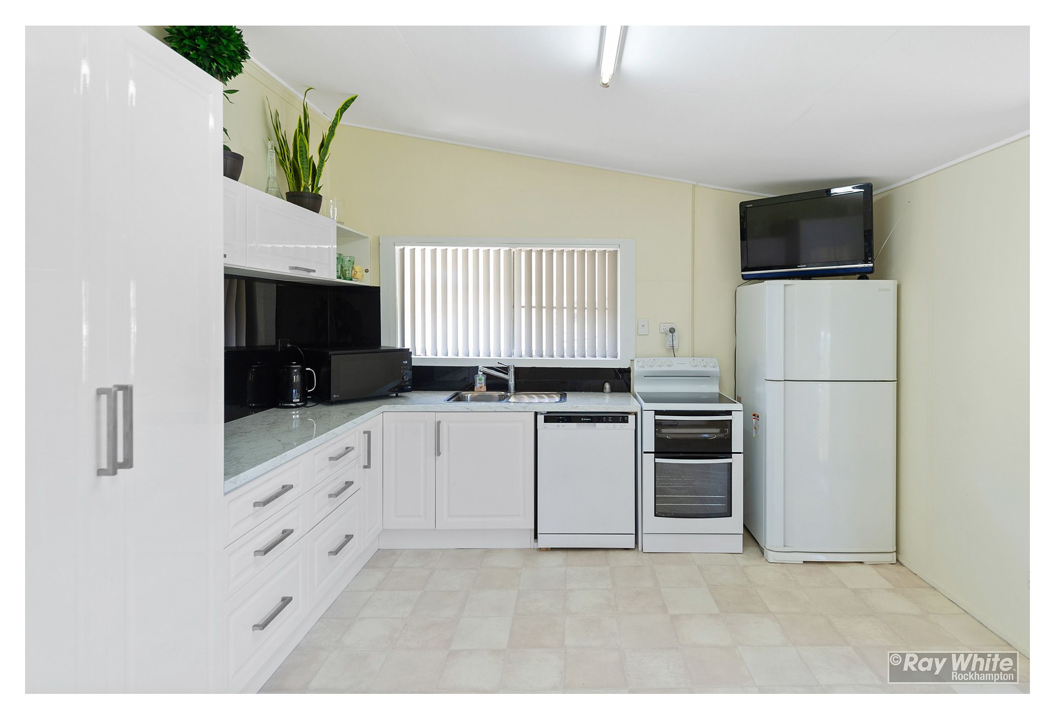 23A Main Street, Park Avenue, QLD 4701
