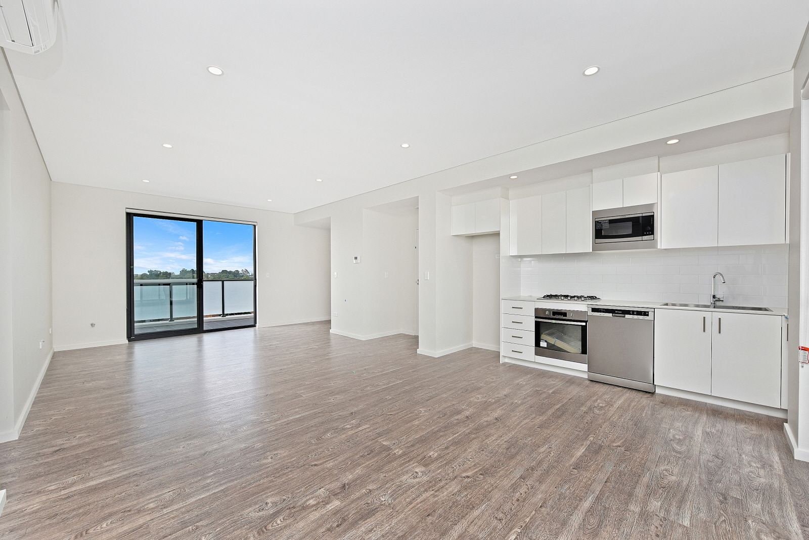 503/164-170 Great Western Highway, Westmead, NSW 2145