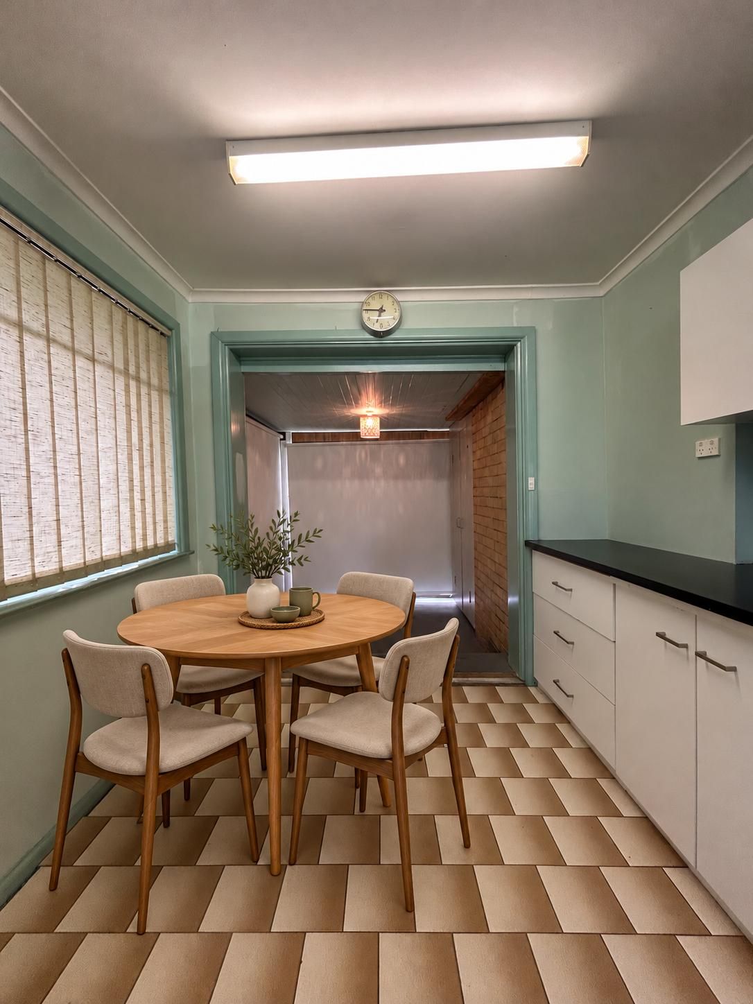 8 Elizabeth Grove — photo 7 of 10