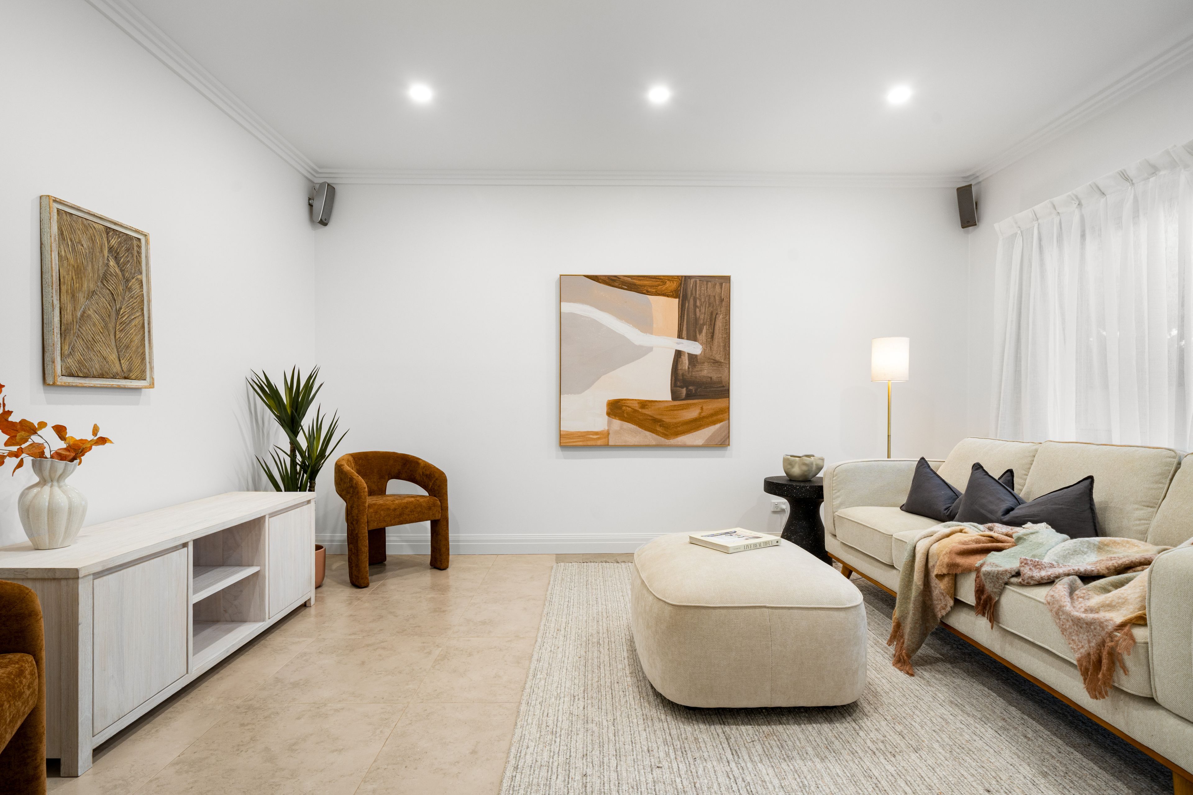 13 Thistle Avenue — photo 3 of 25