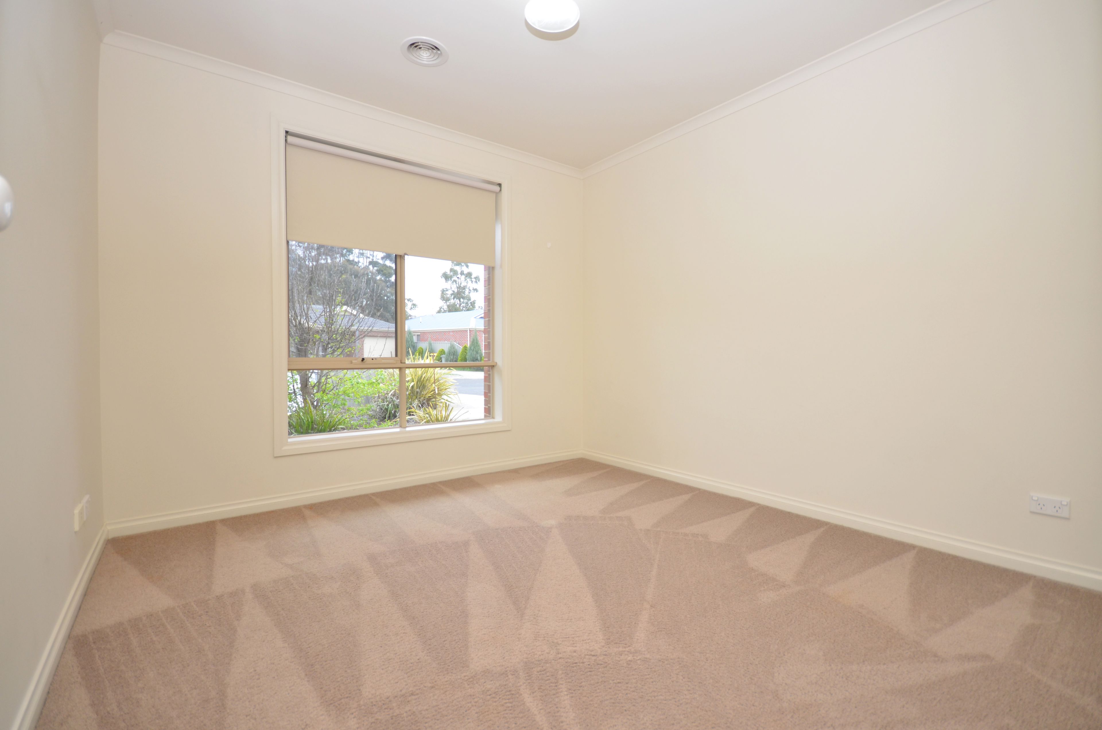 4 Cluden Gardens, Sebastopol, VIC 3356