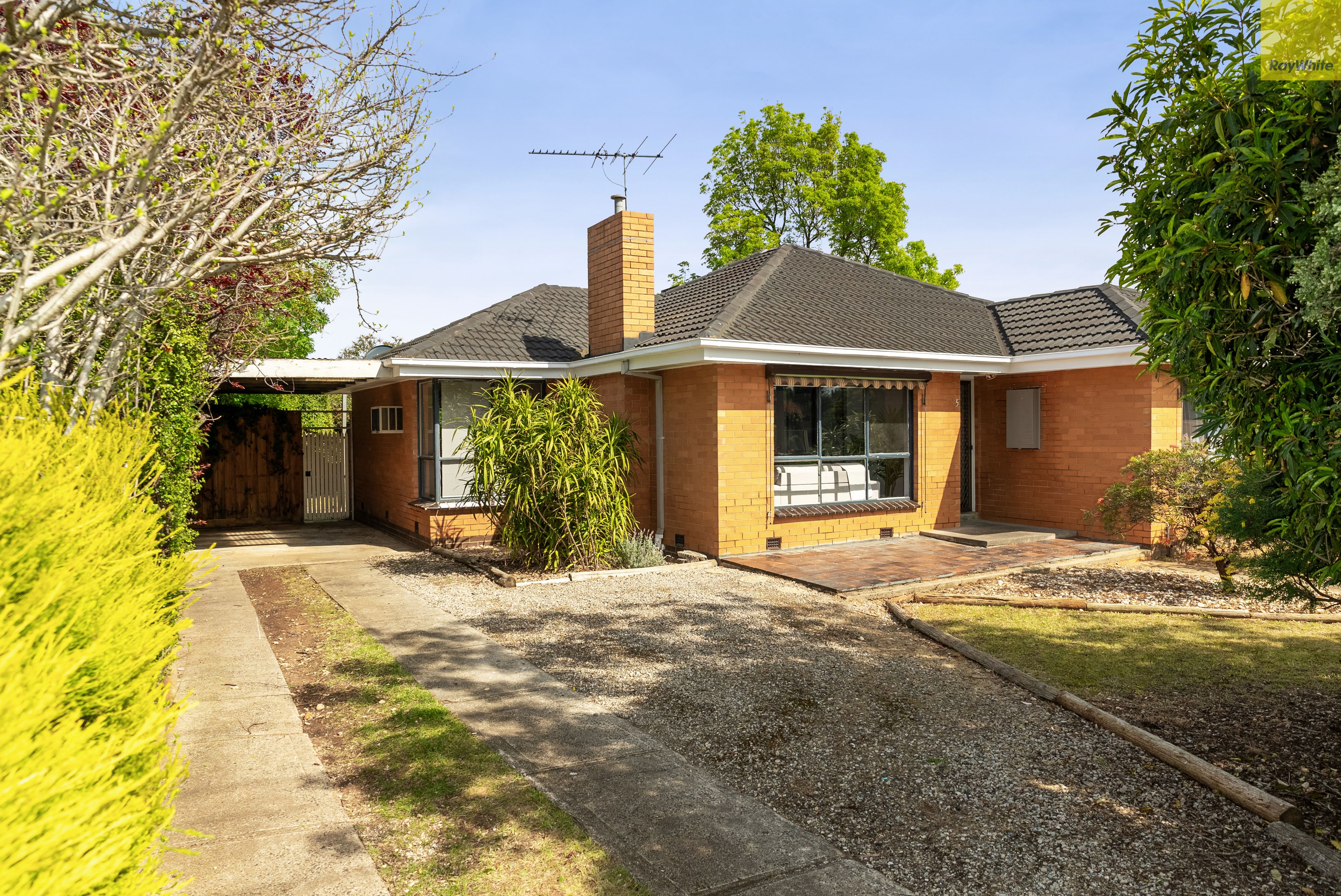 5 Swan Street — photo from Ray White Bacchus Marsh