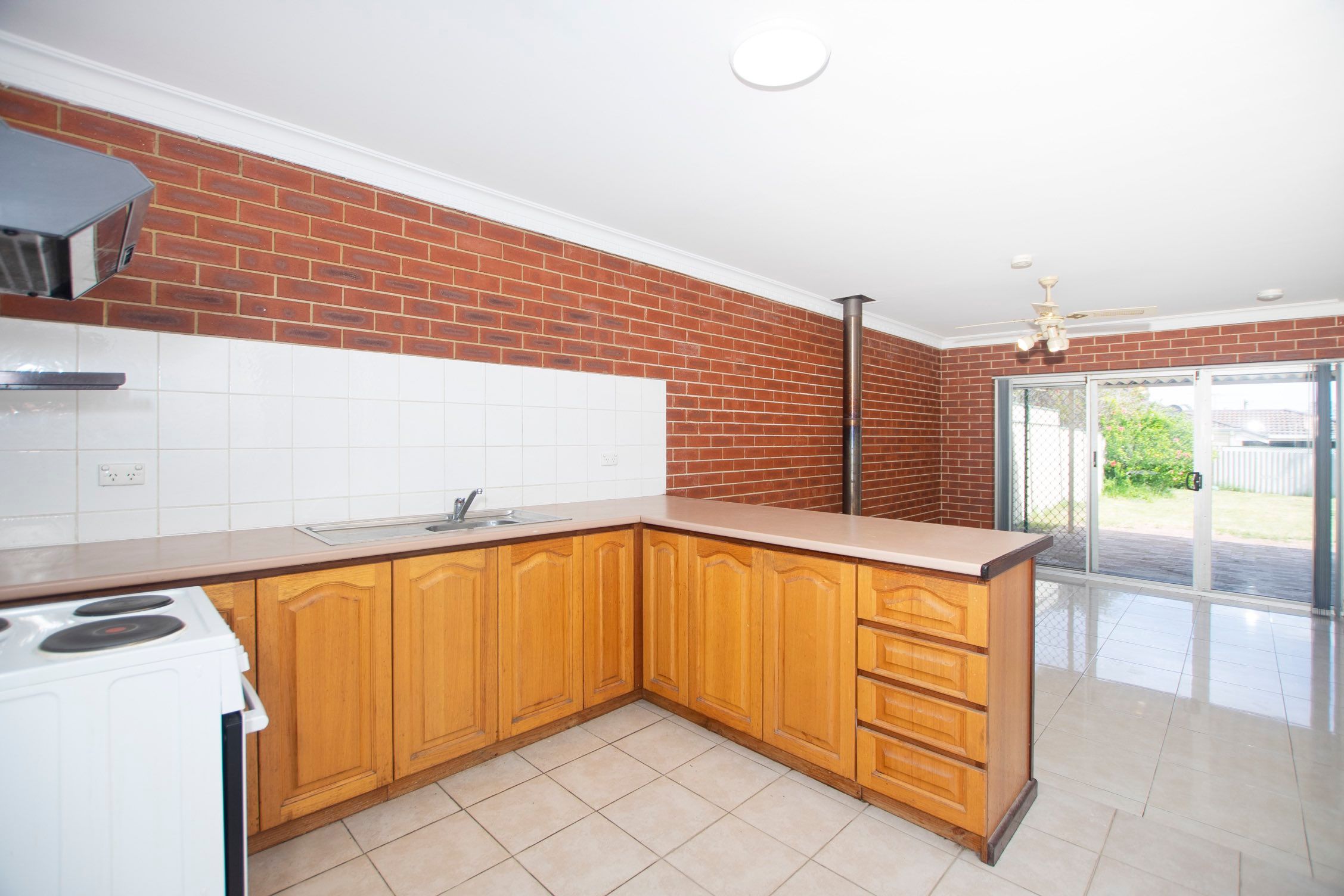 6A Homewood Street, Cloverdale, WA 6105