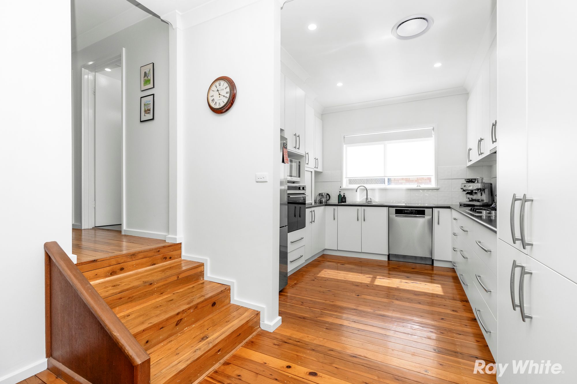 29 Panorama Street — photo 9 of 22