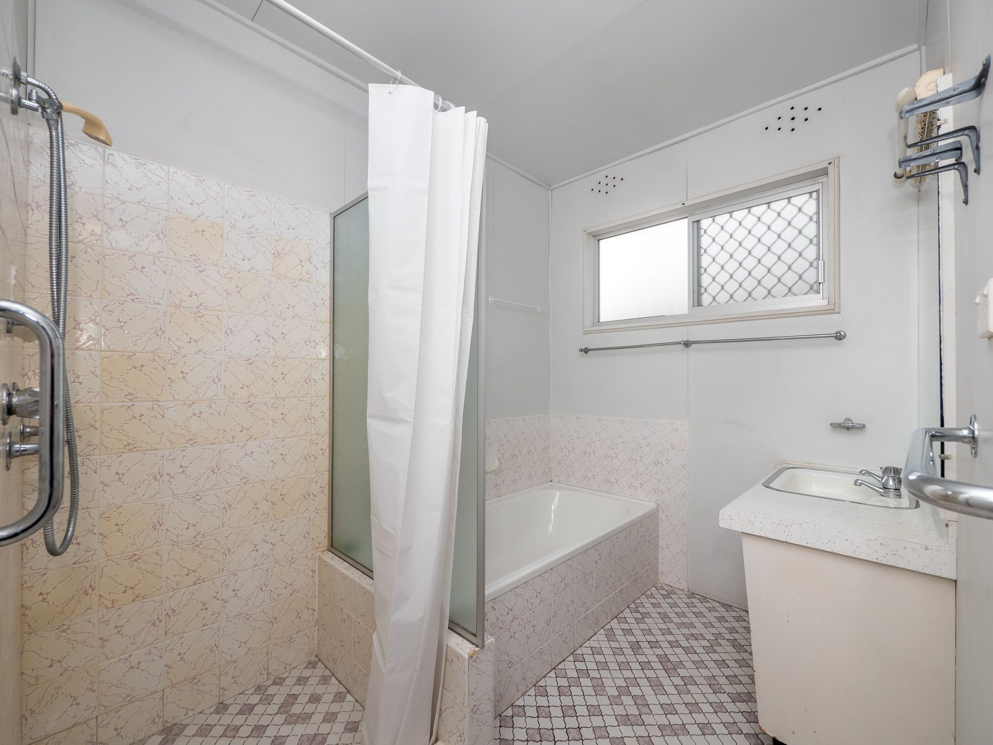 24 Hunter Street — photo 9 of 16