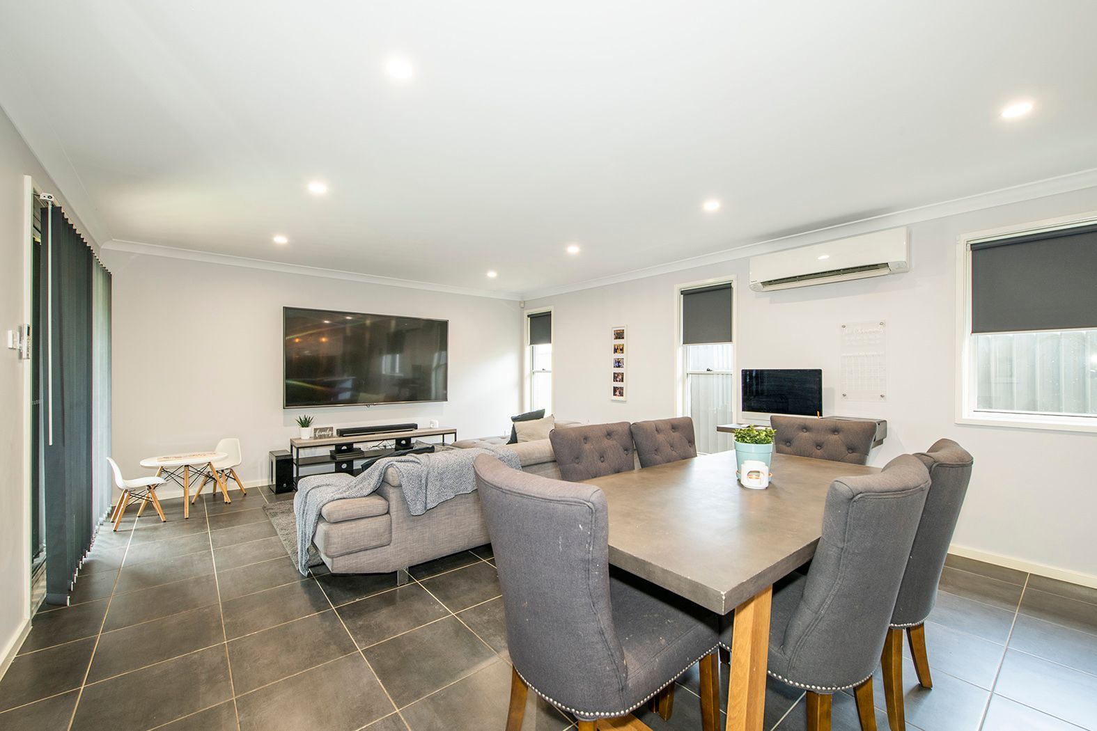 13 Garrison Road, JORDAN SPRINGS, NSW 2747