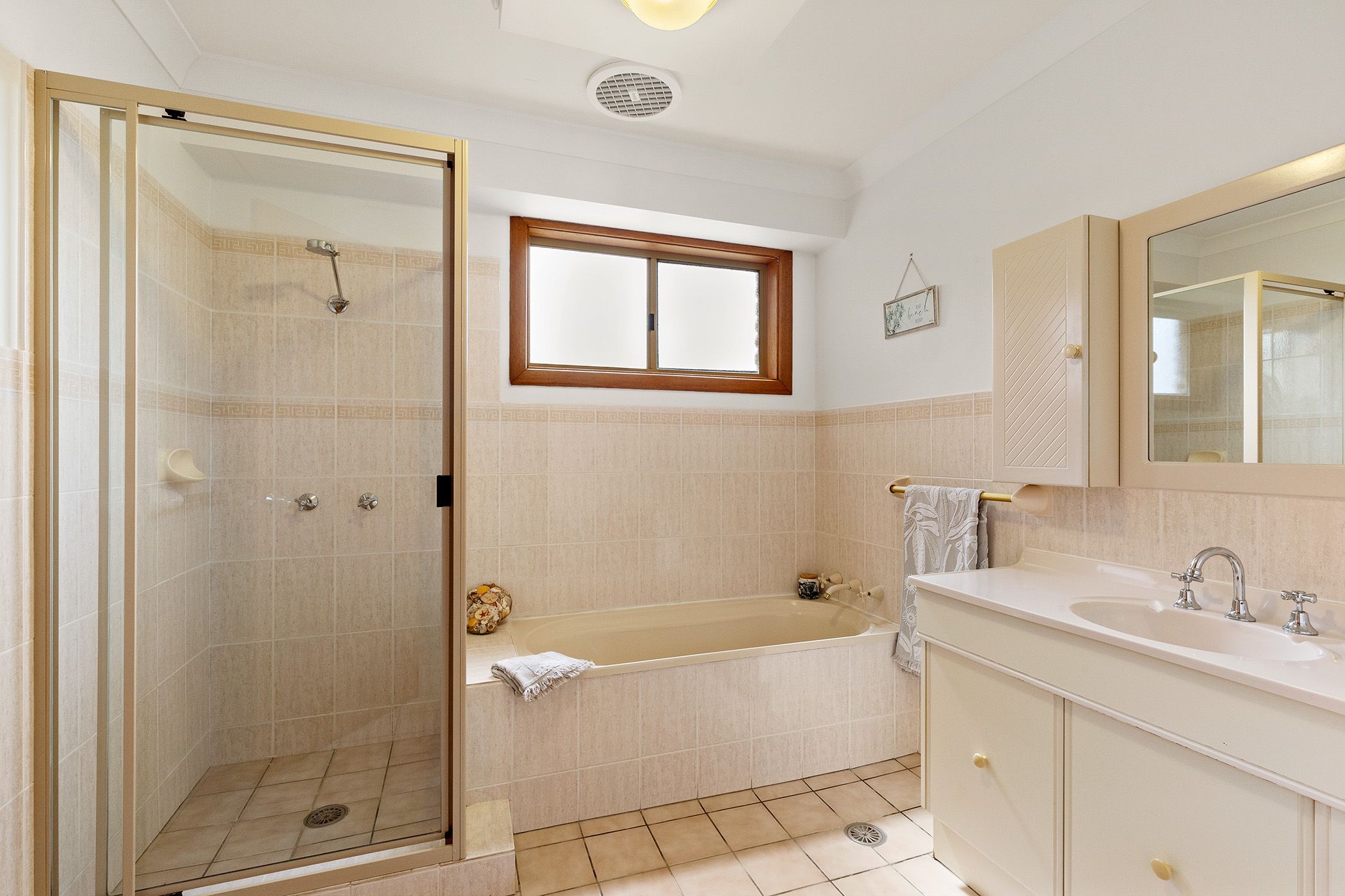33 Irene Crescent — photo 17 of 19