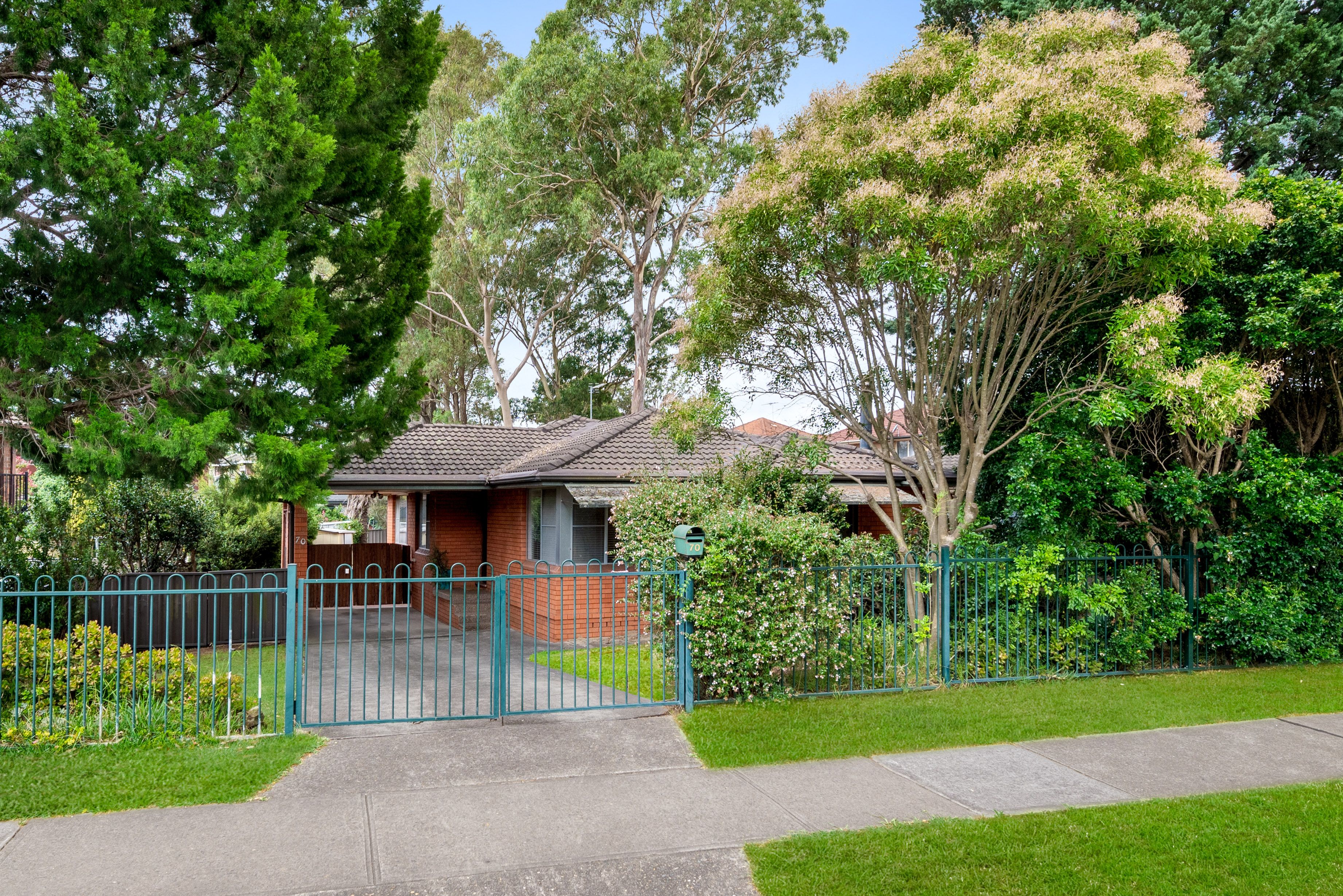 70 Angle Road South, Leumeah, NSW 2560