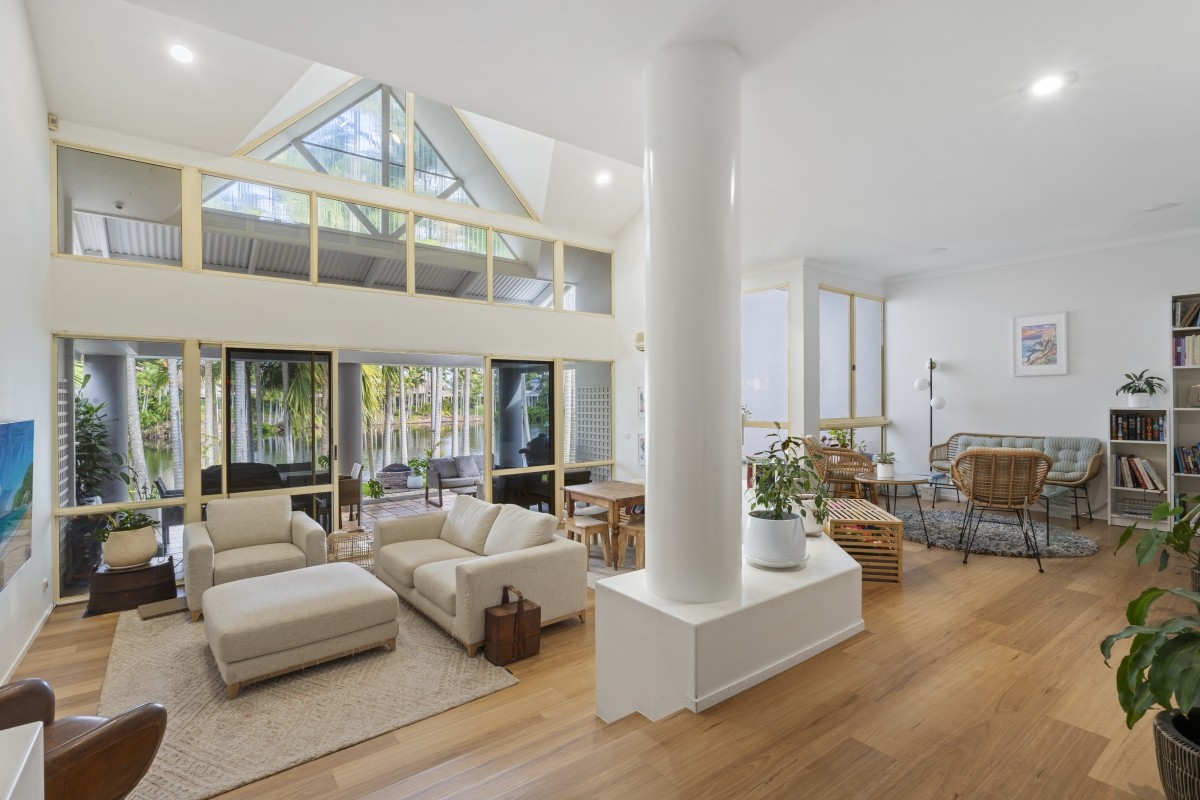 54/125 Santa Cruz Boulevard, Clear Island Waters, QLD 4226